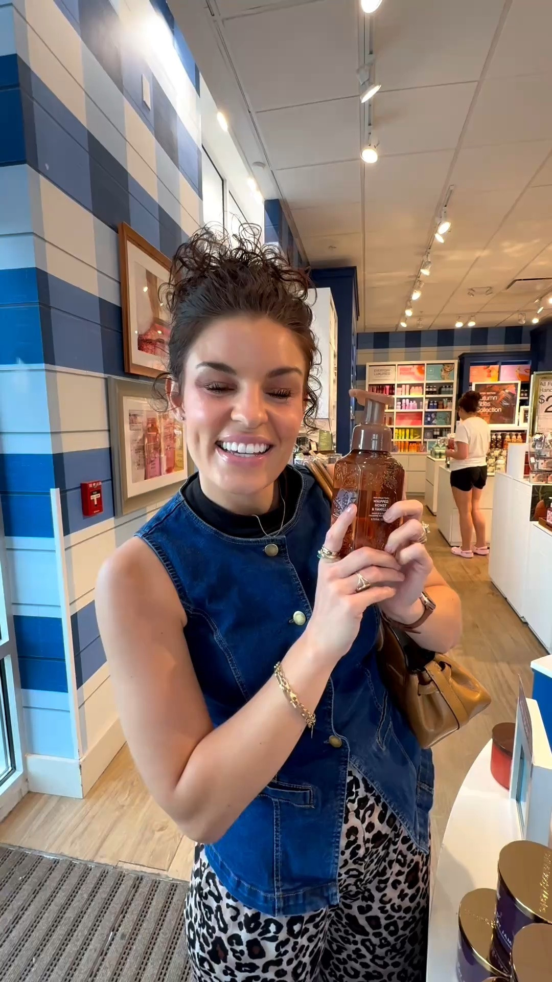 🧼 COMMENT “SOAP” and we’ll send you the link to shop all of our favorite Bath & Body Works soaps we bought today!

Bath & Body Works soaps are only $2.95, so you KNOW we had to stock up! 🛍️🤍 And the scents we found are AMAZING.

There’s something about a fresh, beautiful-smelling hand soap at every sink that makes your home feel just a little more welcoming. We grabbed so many Bath & Body Works hand soaps today—from fresh and clean fragrances to those warm, cozy scents that make your whole space smell incredible. 🍂

At $2.95, this is also the perfect time to stock up for your kitchen, bathrooms, guest spaces, or even grab a few extras for easy hostess and holiday gifts! 🎁

Tell us below: What is your FAVORITE Bath & Body Works soap scent? Are you a fresh + clean girl or a warm + cozy girl? 👇

#BathAndBodyWorks #BathAndBodyWorksSale #HomeFragrance #FallHomeDecor #HomeEssentials

#LTKHome #LTKSeasonal
