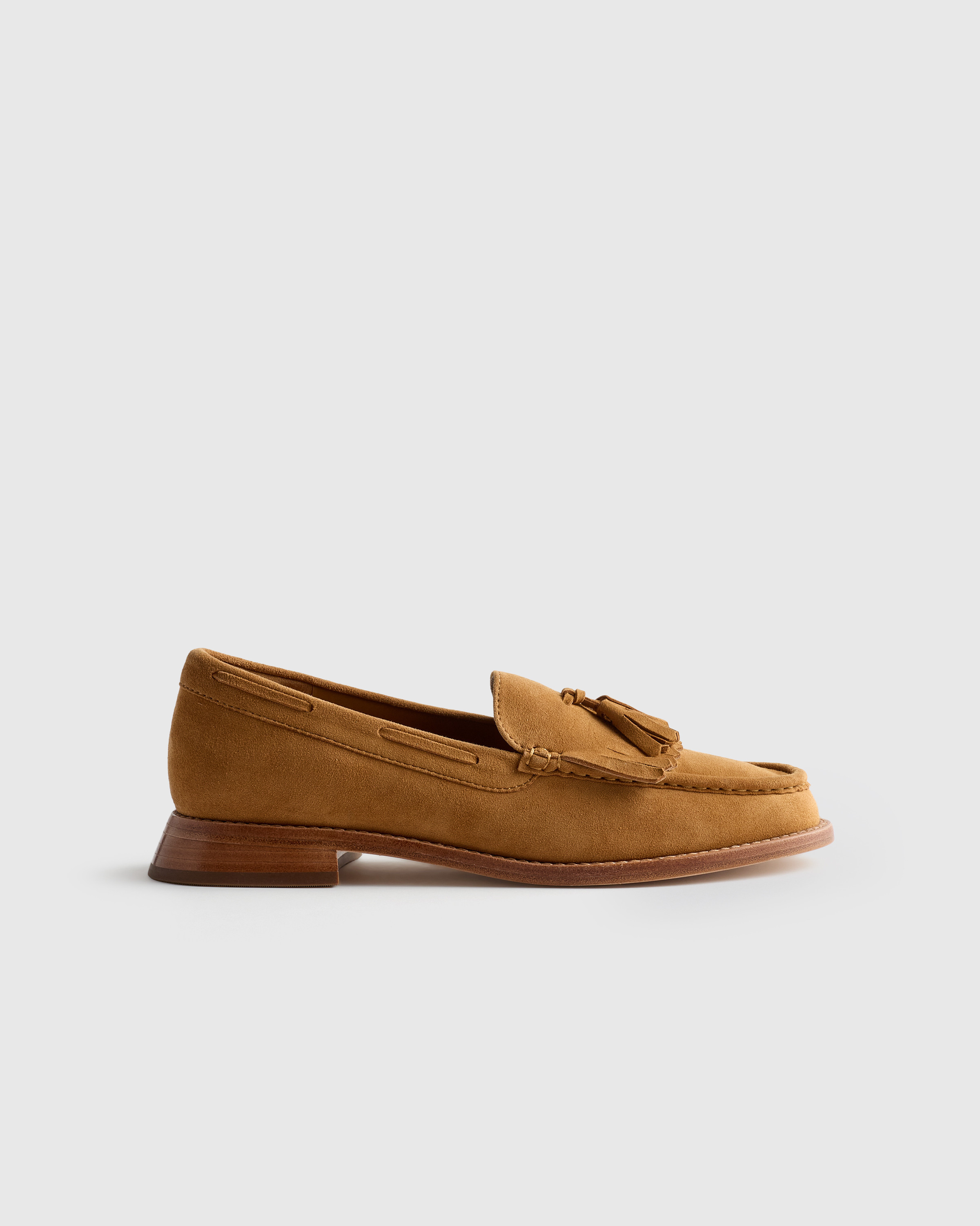 Quince | Women's Italian Leather Tassel Loafer in Camel, Size 7.5 | Quince