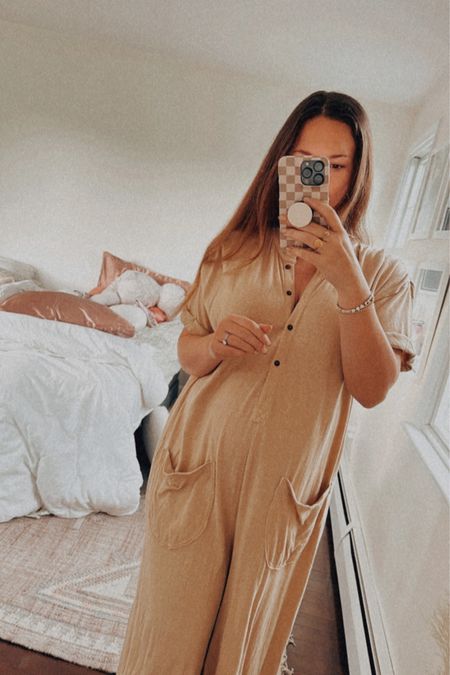 This jumpsuit is perfect for pregnancy & nursing (has buttons 🤎)

I’m in a size S & could definitely do an XS. It is very oversized 

#LTKbaby #LTKbump #LTKSeasonal