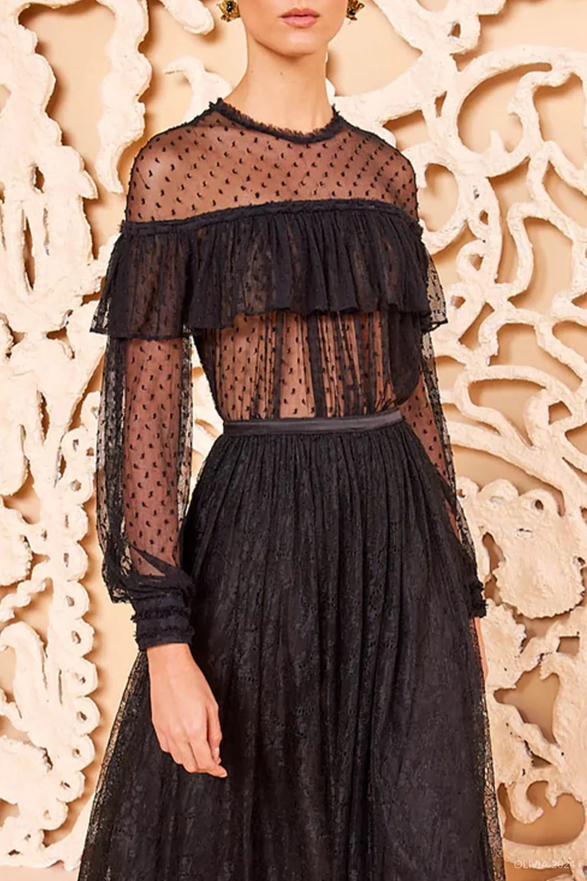 Anelise Blouse in Noir | Shop Olivia