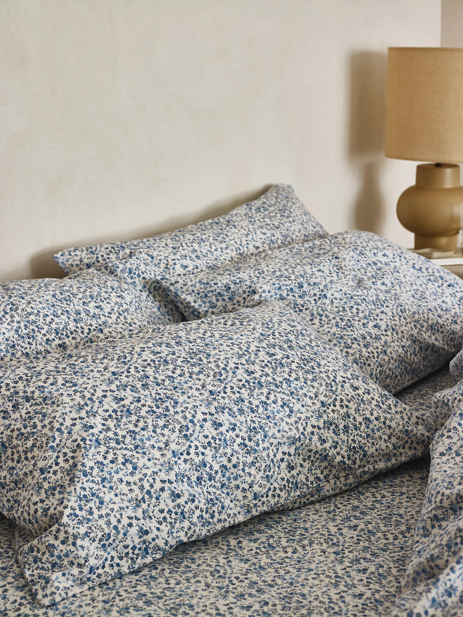 Blue Mini Meadow Cotton Pillowcases (Pair) | Piglet