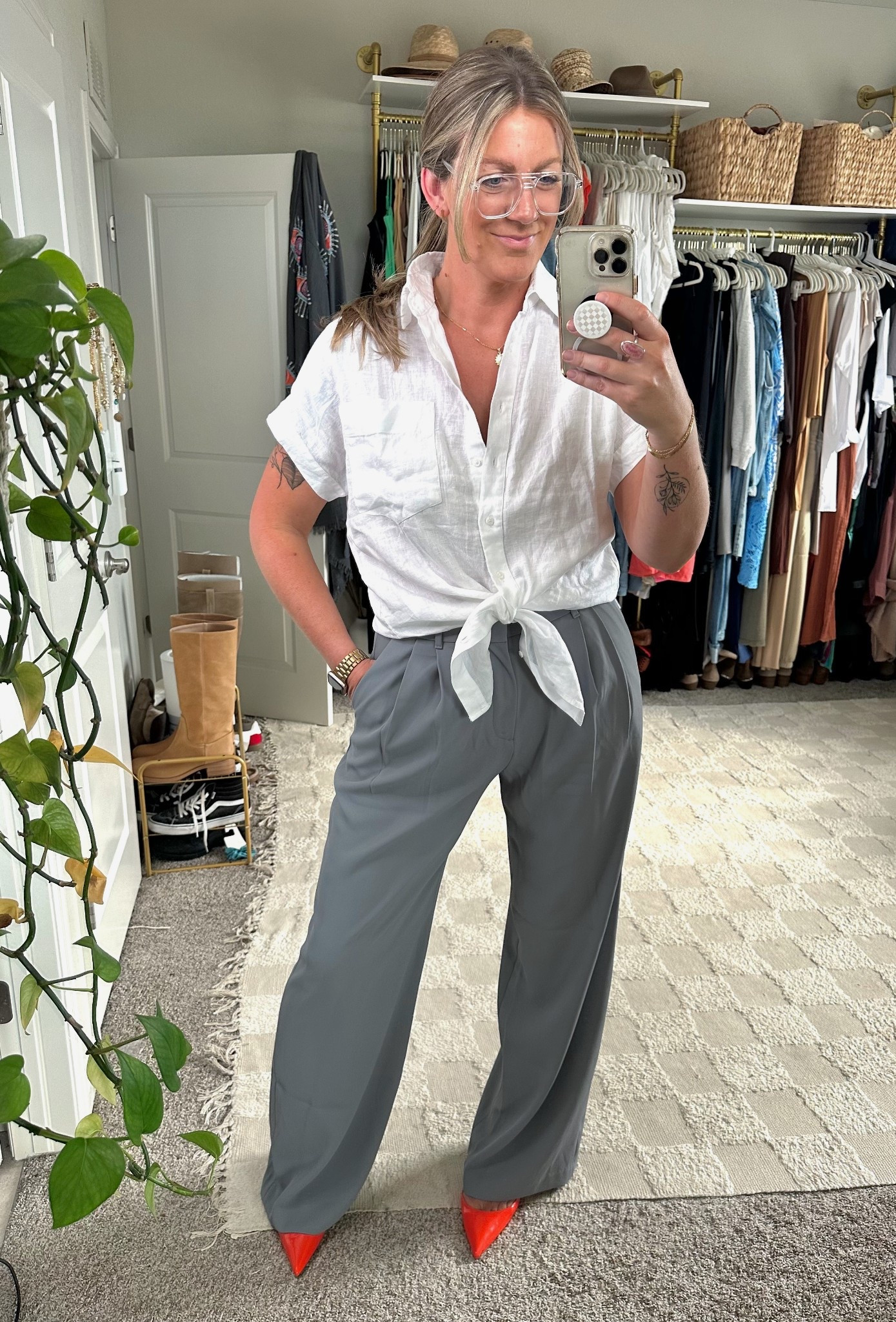 Tall girl work wear: 
Large top, 10/30 long pants, 12 pumps (run small, size up!) 

#LTKOver40 #LTKWorkwear #LTKMidsize