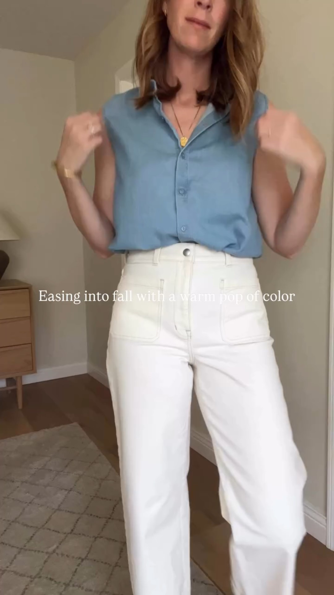 Transitioning summer outfits into fall with the help of a warm, rich color. This moss sweater pops against my light neutrals. 🍂 Comment “sweater” for the links.