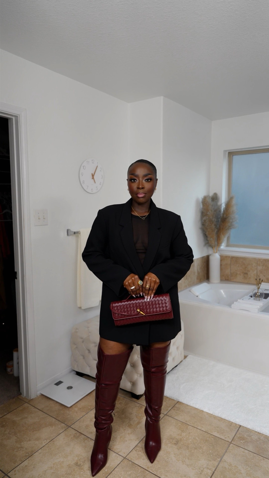 Scandalous, cus she’s grown! #outfitidea #ootd #grwm #akira #oversizedblazer

#LTKBeauty #LTKgrwm