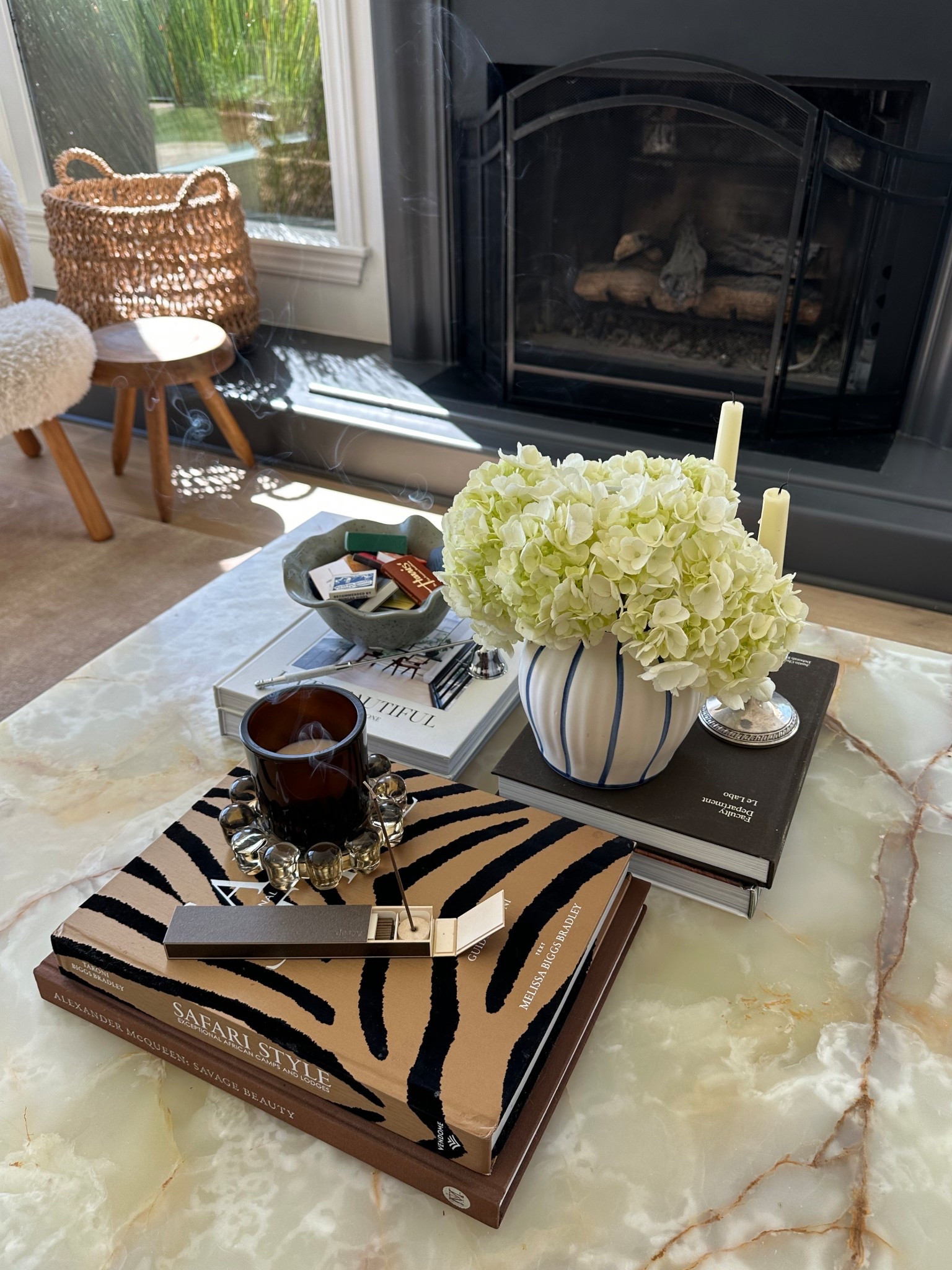 Coffee table styling

#LTKmorningroutine #LTKHome #LTKselfcare