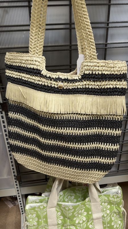 Beach bags under $20!
Summer accessories 

#LTKFindsUnder50 #LTKVideo #LTKSeasonal