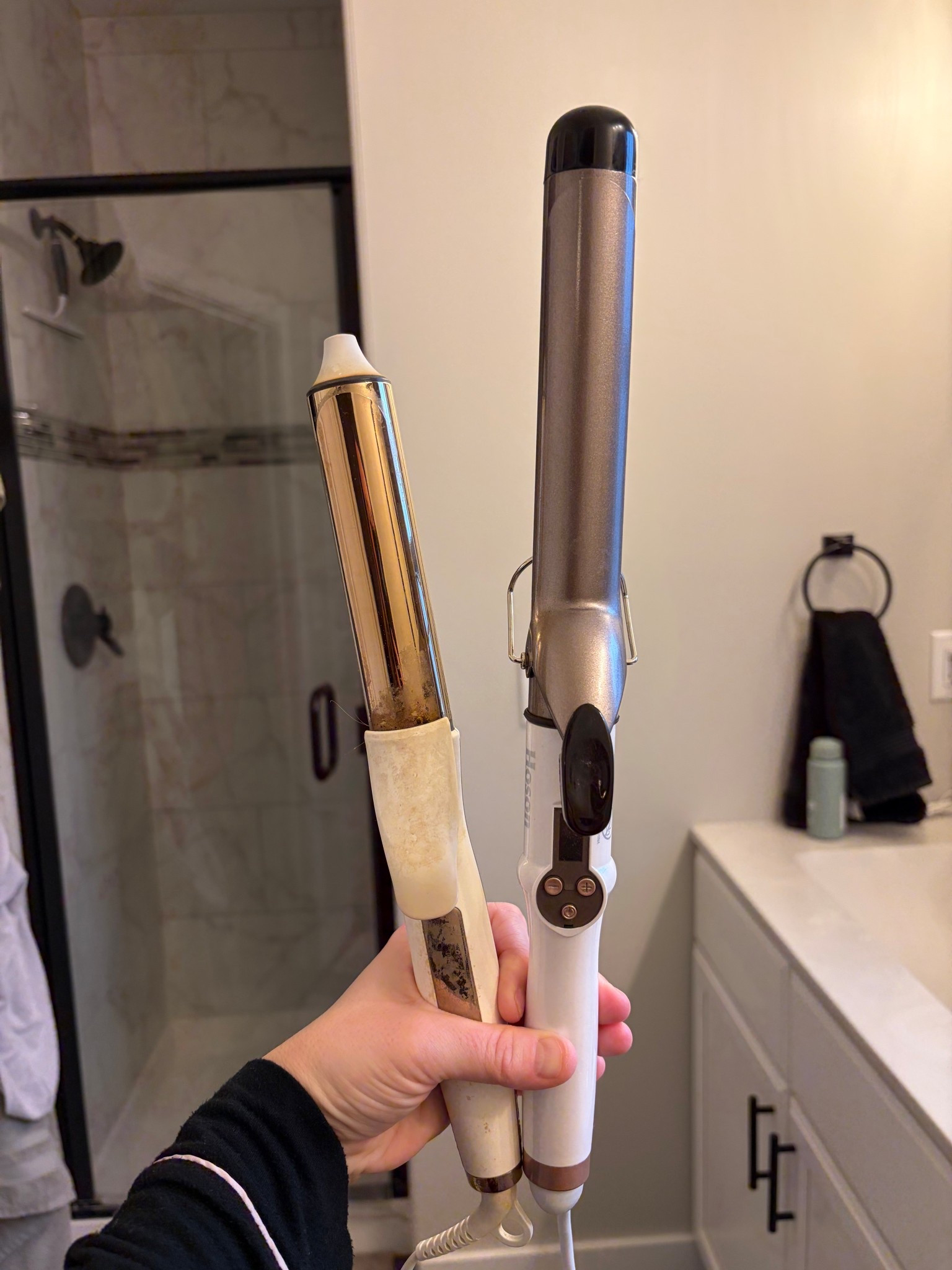 A must have long barrel curling ironn

#LTKBeauty #LTKmorningroutine #LTKgrwm