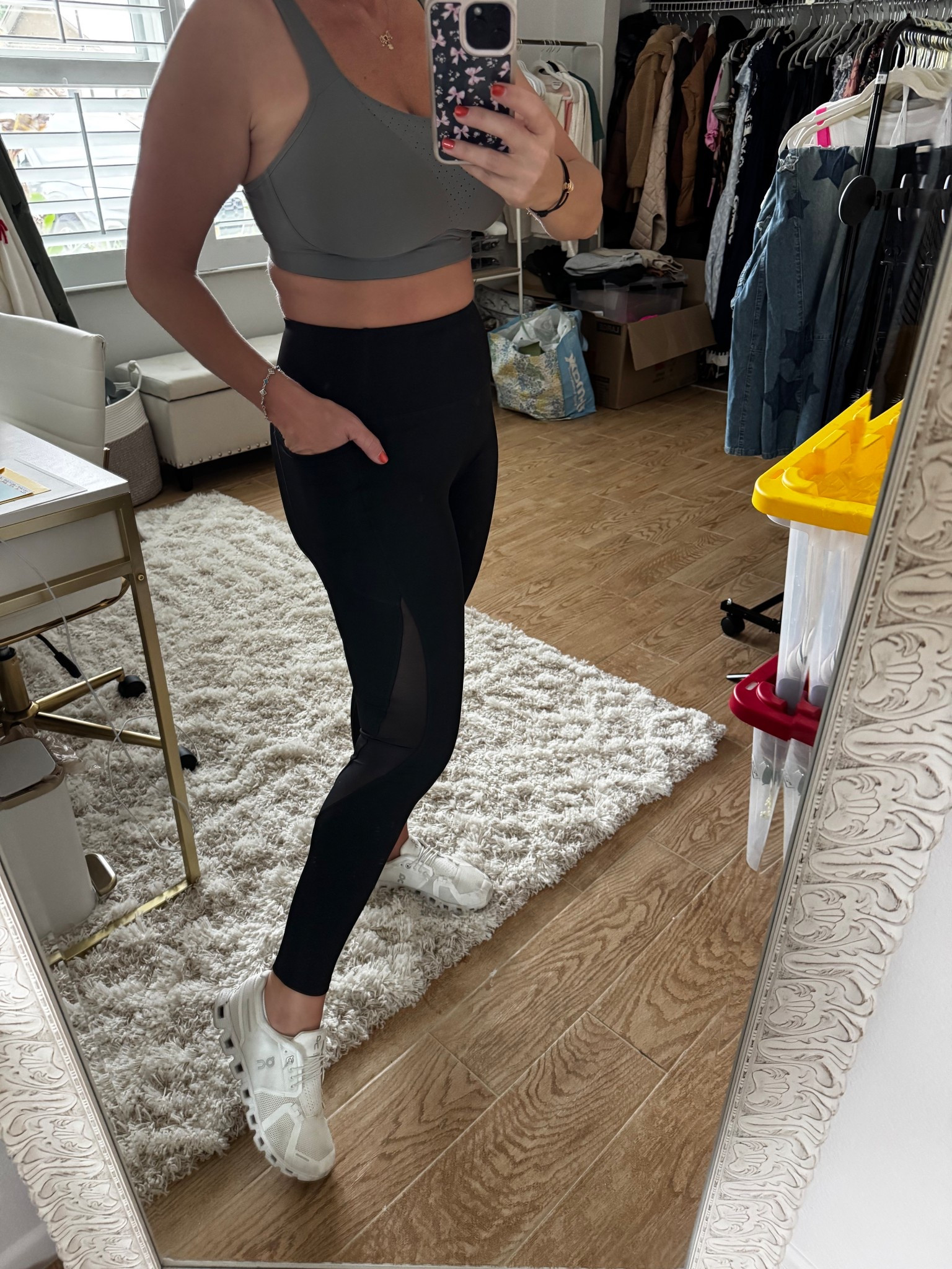 Black leggings with pockets 



#LTKootd #LTKFindsUnder50 #LTKActive