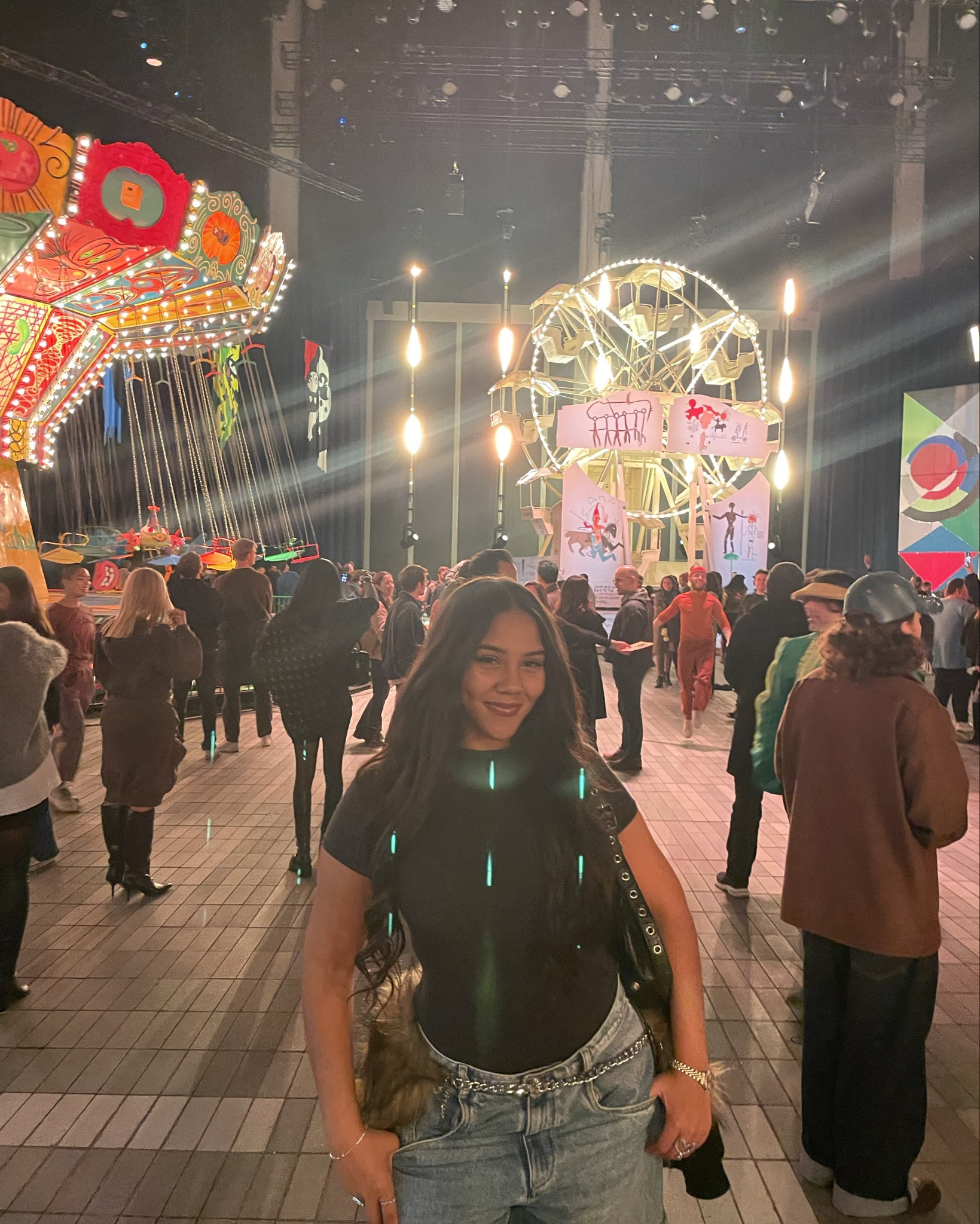 A t-shirt and jeans can take you anywhere, even to the luna! 🎡🌙🎟️

#LTKMidsize #LTKShoeCrush