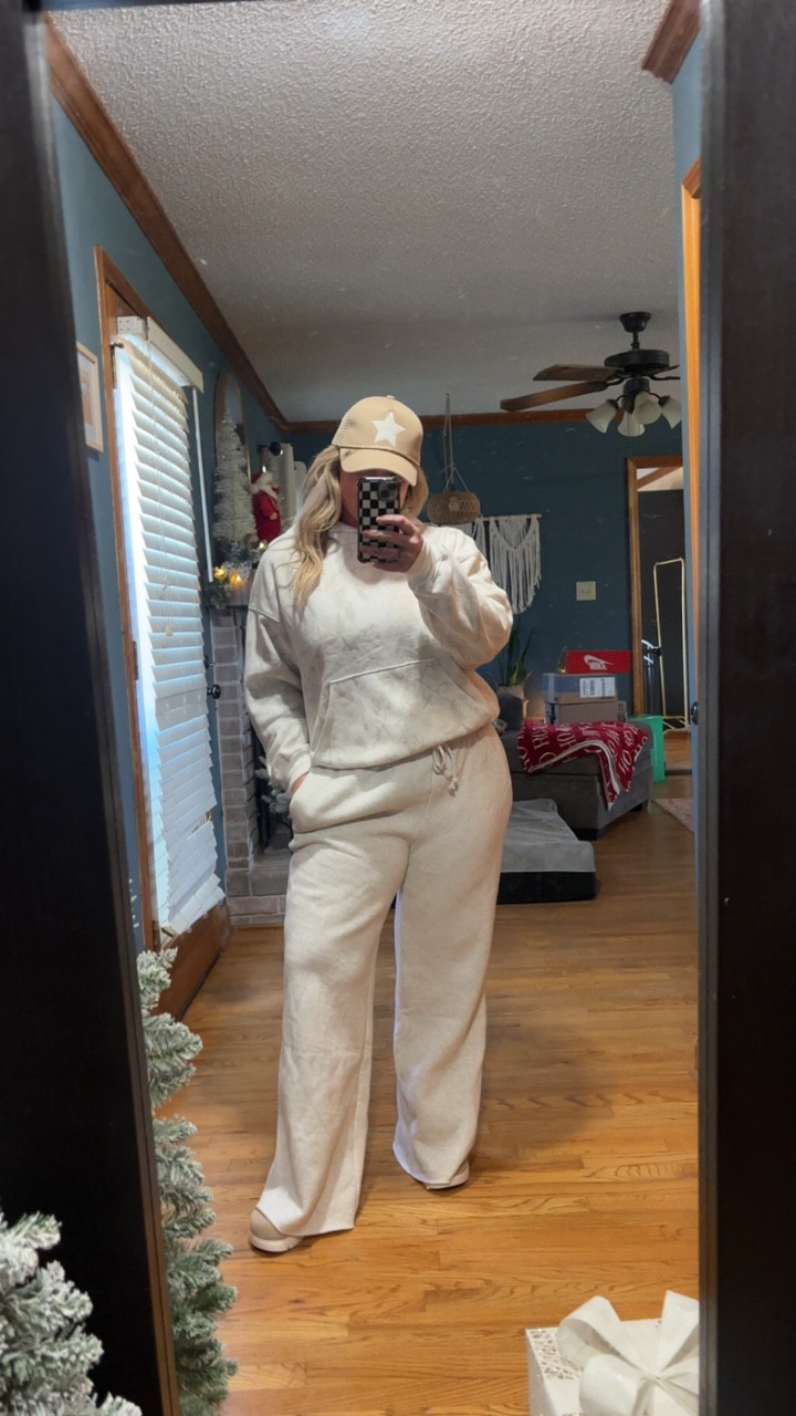 Comfy and cozy! And wide leg sweatpants!
Hoodie: medium 
Sweats: large 

#LTKmomlife #LTKootd #LTKMidsize