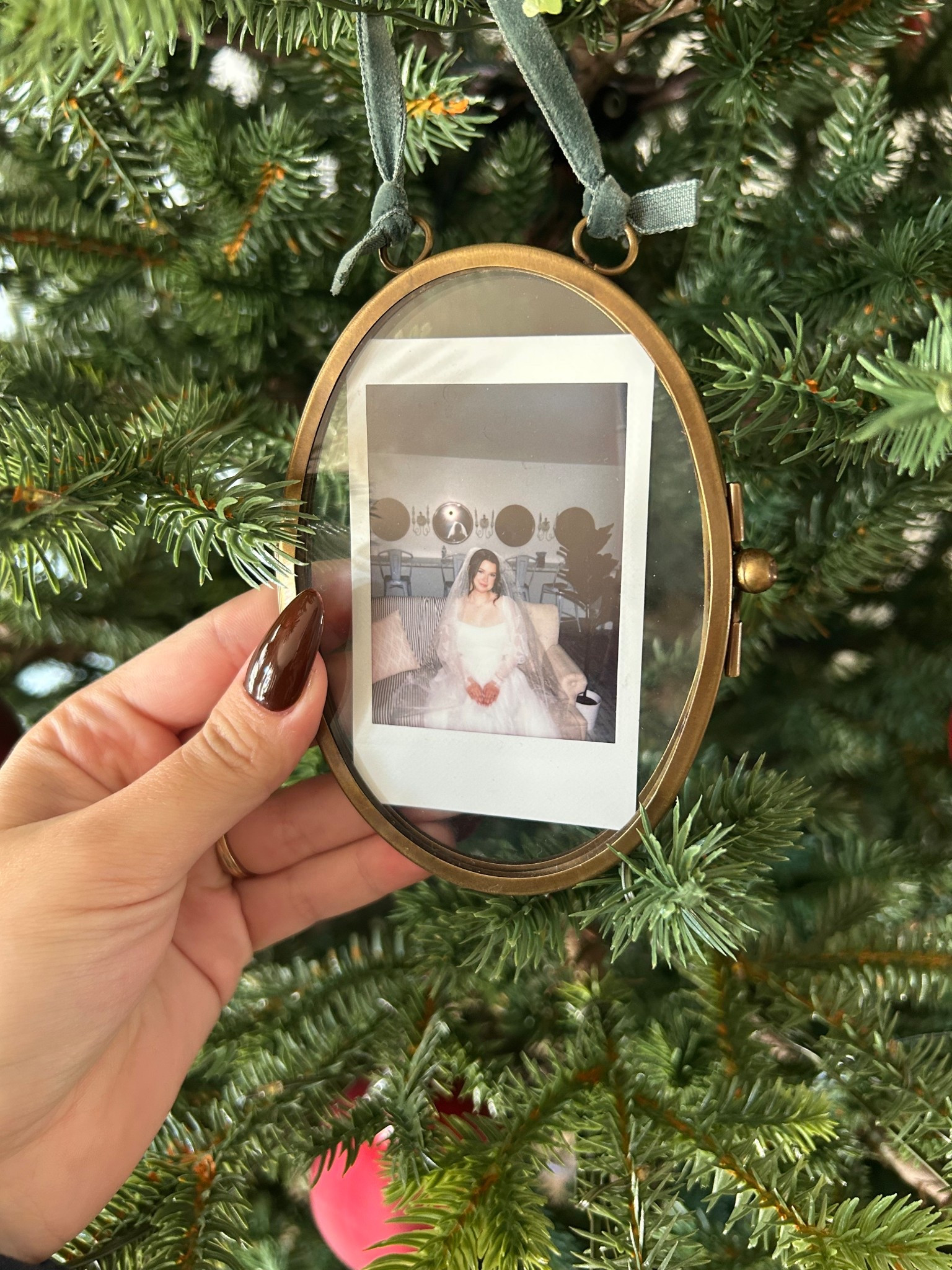 The perfect ornament to put a picture in! 🎄🎄

#LTKHome #LTKHoliday #LTKSeasonal