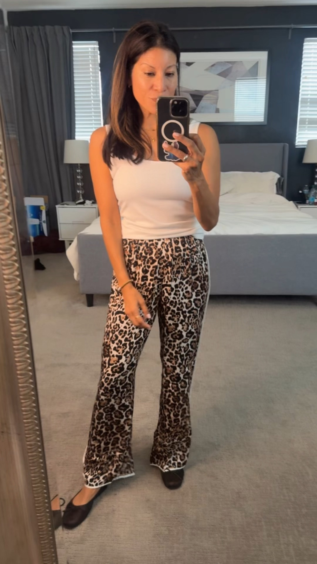 Fun satin trousers 
Wearing xs 

#LTKStyleTip #LTKSeasonal #LTKOver40