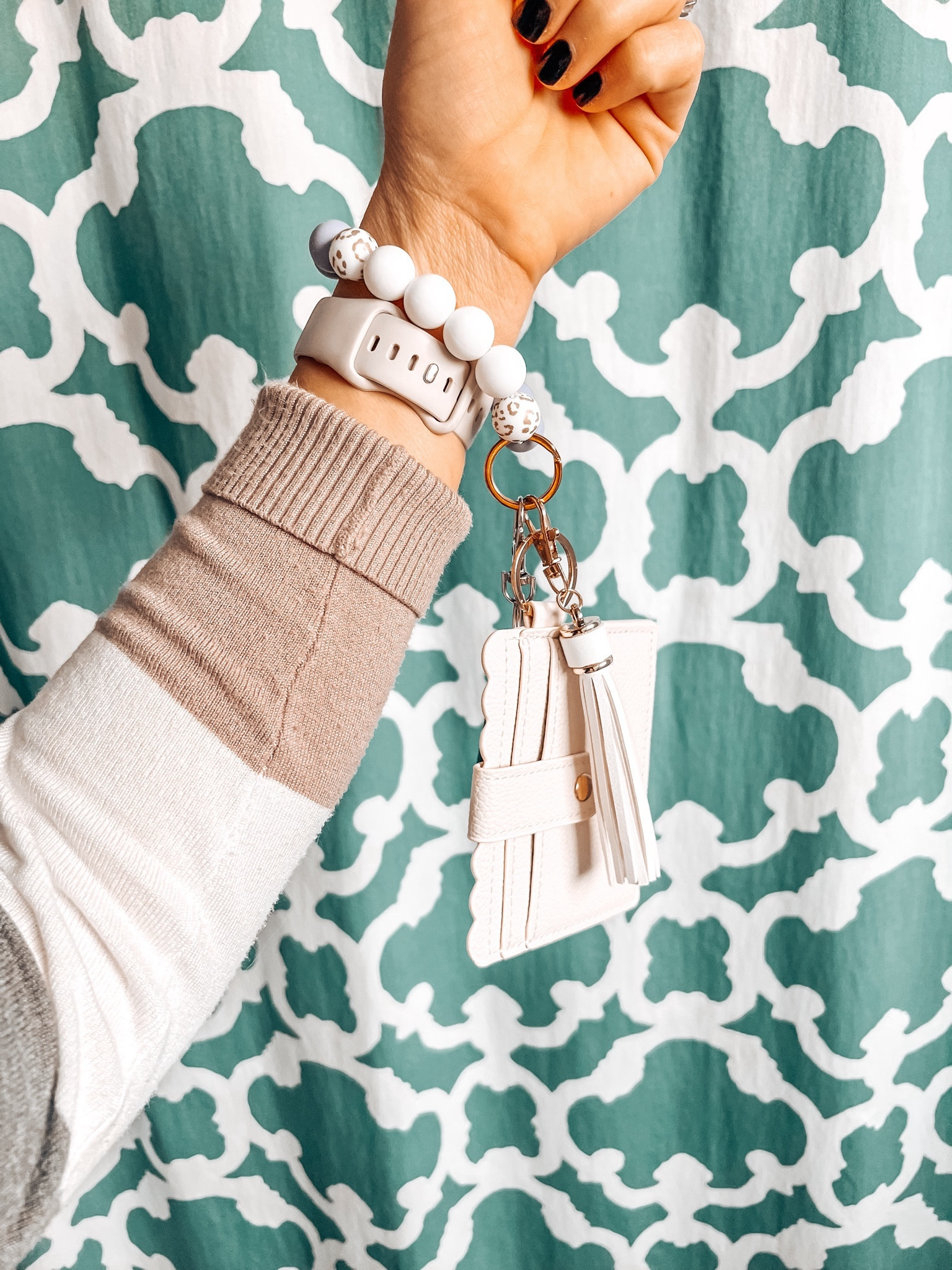 #ad making mom life that much easier with one less thing to carry! // loving this o keychain to hold my keys! @lanyardlovebirds 

#lanyardlovebirds // teacher businesses // women owned businesses// busy lifestyle // life hacks 

#LTKtravel #LTKHoliday #LTKfindsunder50