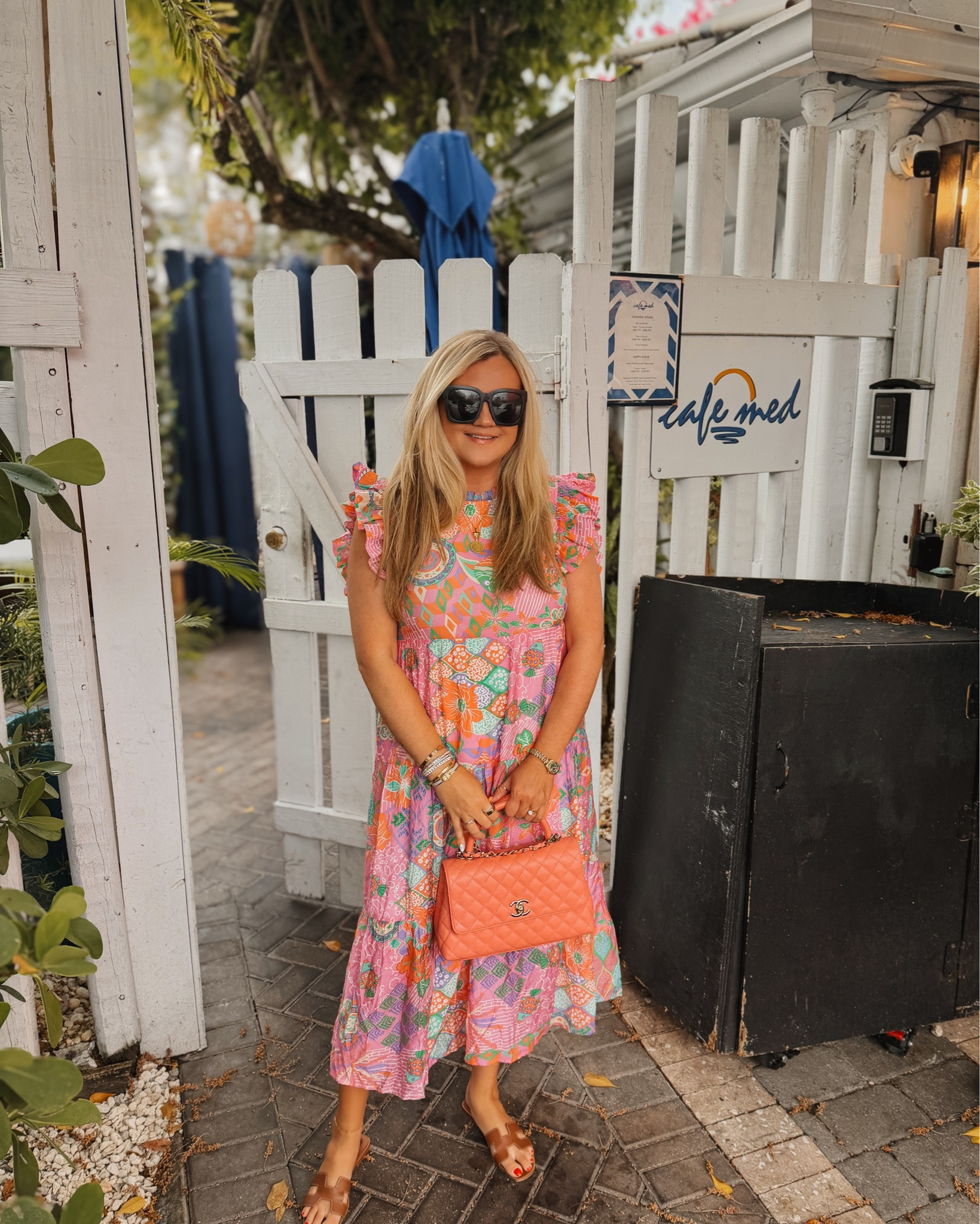 Went for the Tuesday steak and fries special and added the limoncello spritz 🍋

Restaurant: @cafemedwpb 

Outfit 🔗 @shop.ltk 

#westpalmbeachfl #tuesdayspecial #datenightootd #floridalifestyle #floridasummer