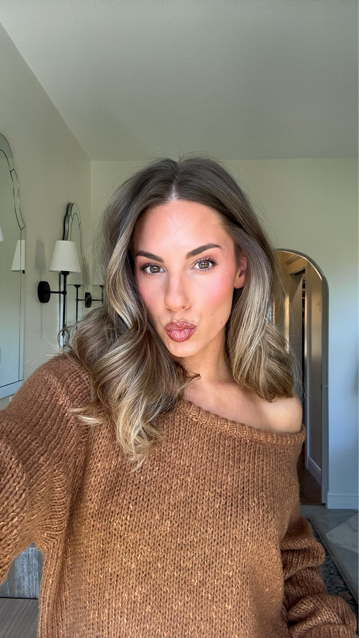 The holiday hustle is real, but so is slowing down for small moments that make you feel human again. Cozy, comfy, and choosing calm 🤎✨

#LTKmorningroutine #LTKHoliday #LTKselfcare