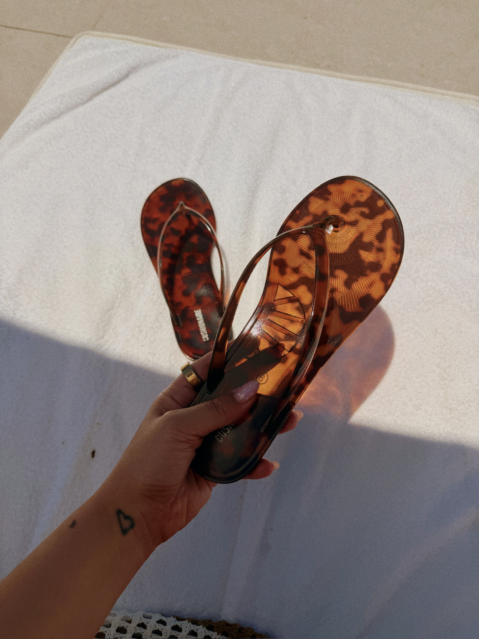 these jelly flip flops are perfect for the pool or beach... comfy and keep the mess away!

 

 #LTKSeasonal