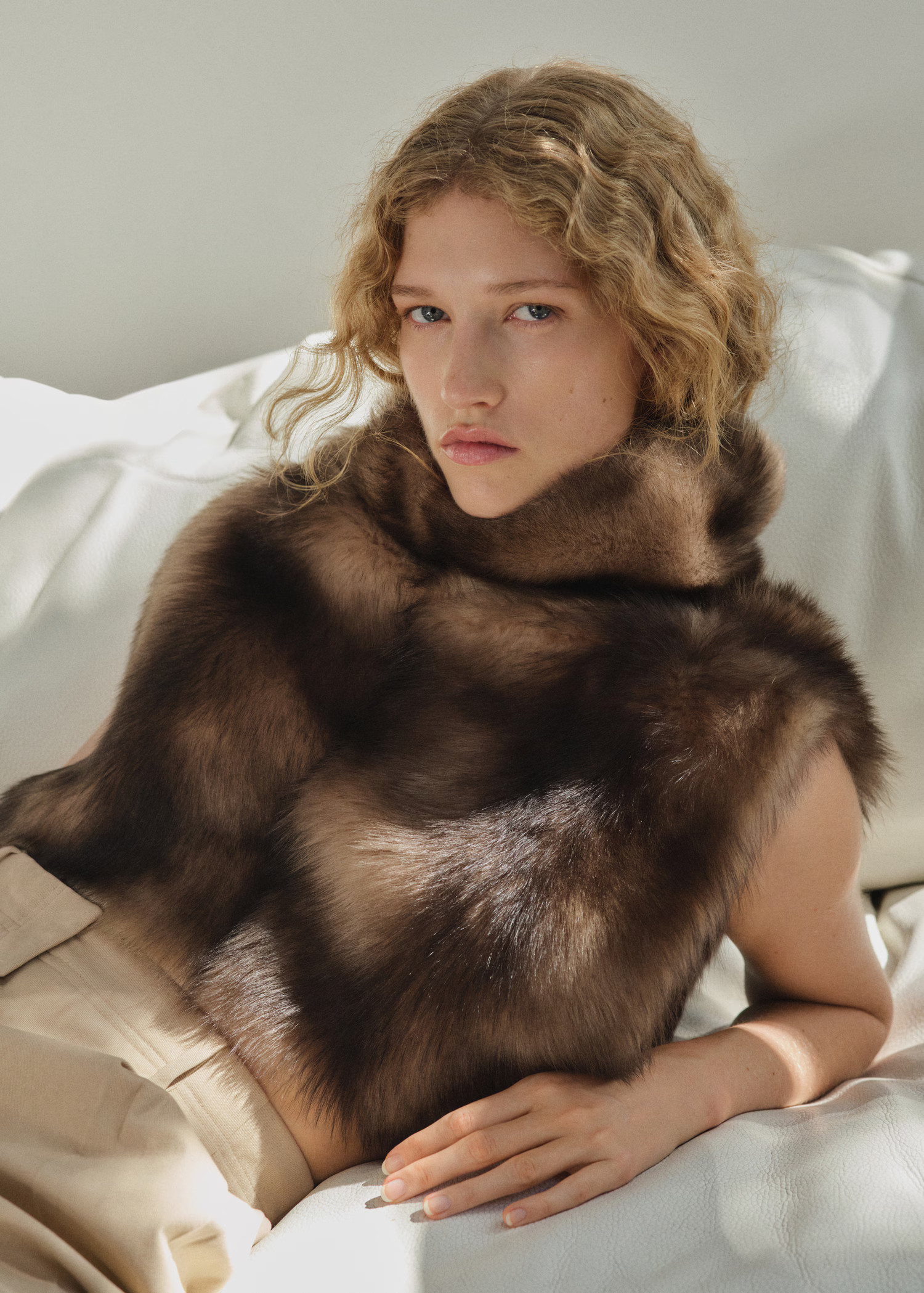Faux-fur turtleneck vest | Mango (US/MX/AU)