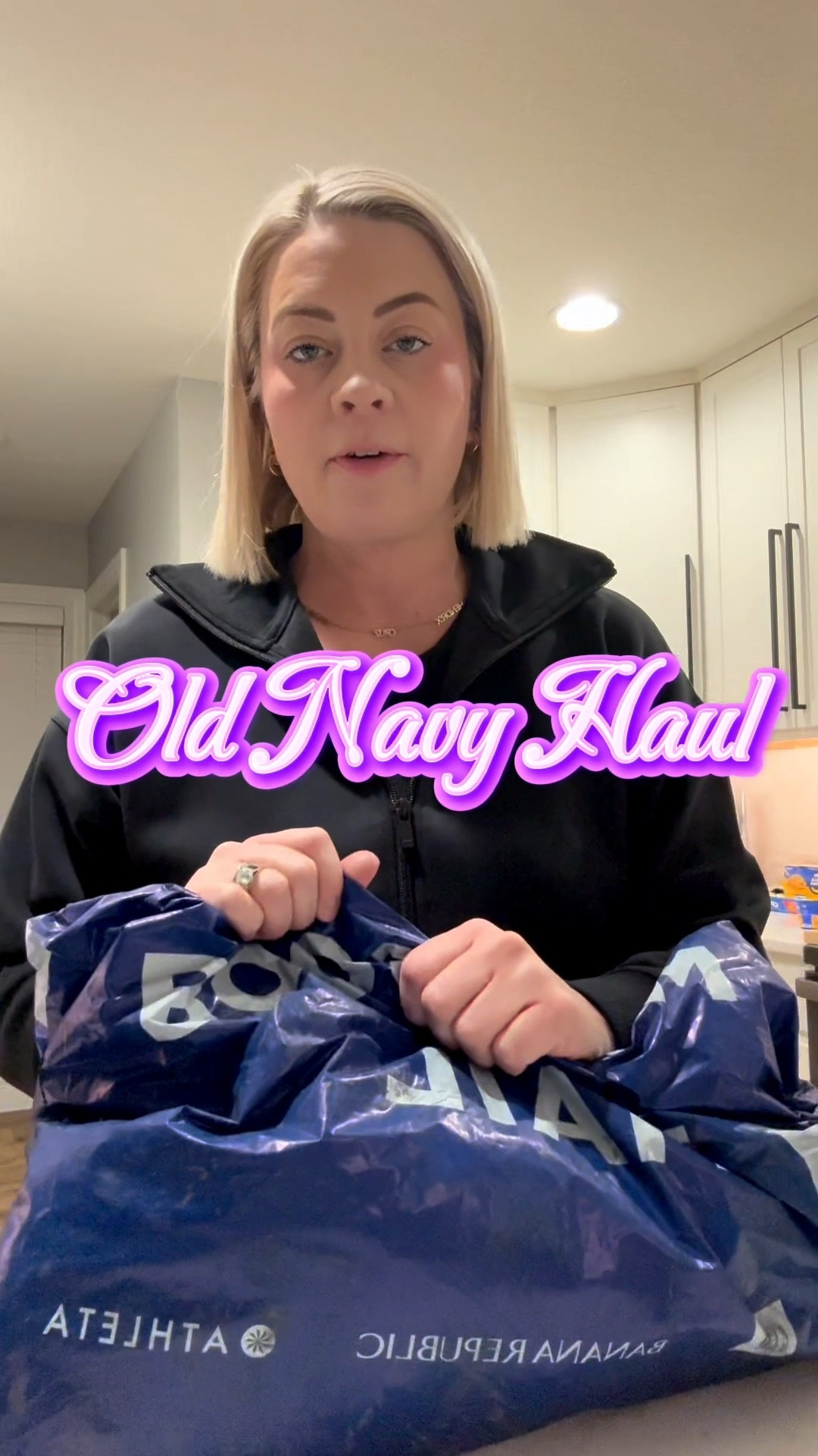 Old Navy haul! The pants keep selling out but they will come back in stock! Sign up for notifications! These tops and bottoms are so cute and comfy!


#LTKPetite #LTKSaleAlert #LTKootd