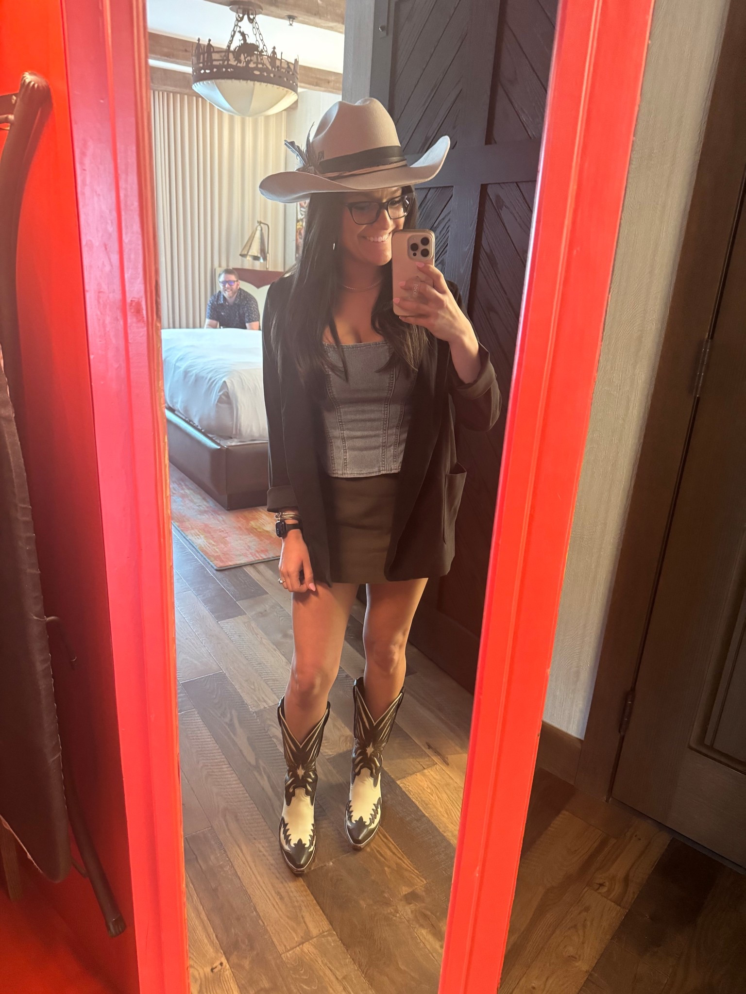 Night in Cow Town 💃🏻


#westernoutfit #cowboyboots #tecovas #cowboyhat #western

#LTKShoeCrush #LTKPetite