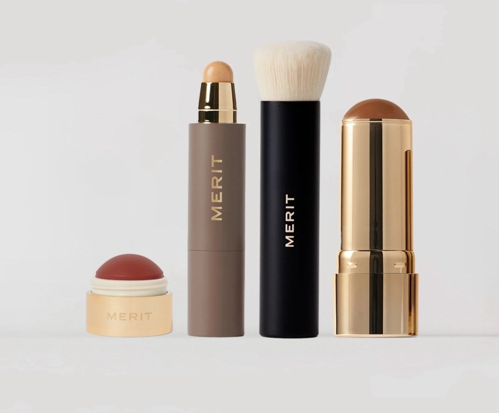 This is HANDS DOWN my favorite makeup. It takes 5 minutes or less. And it’s clean🙌🏼