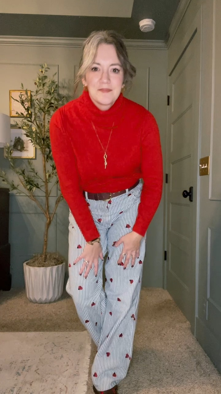 These pants are ❤️ 🐞 