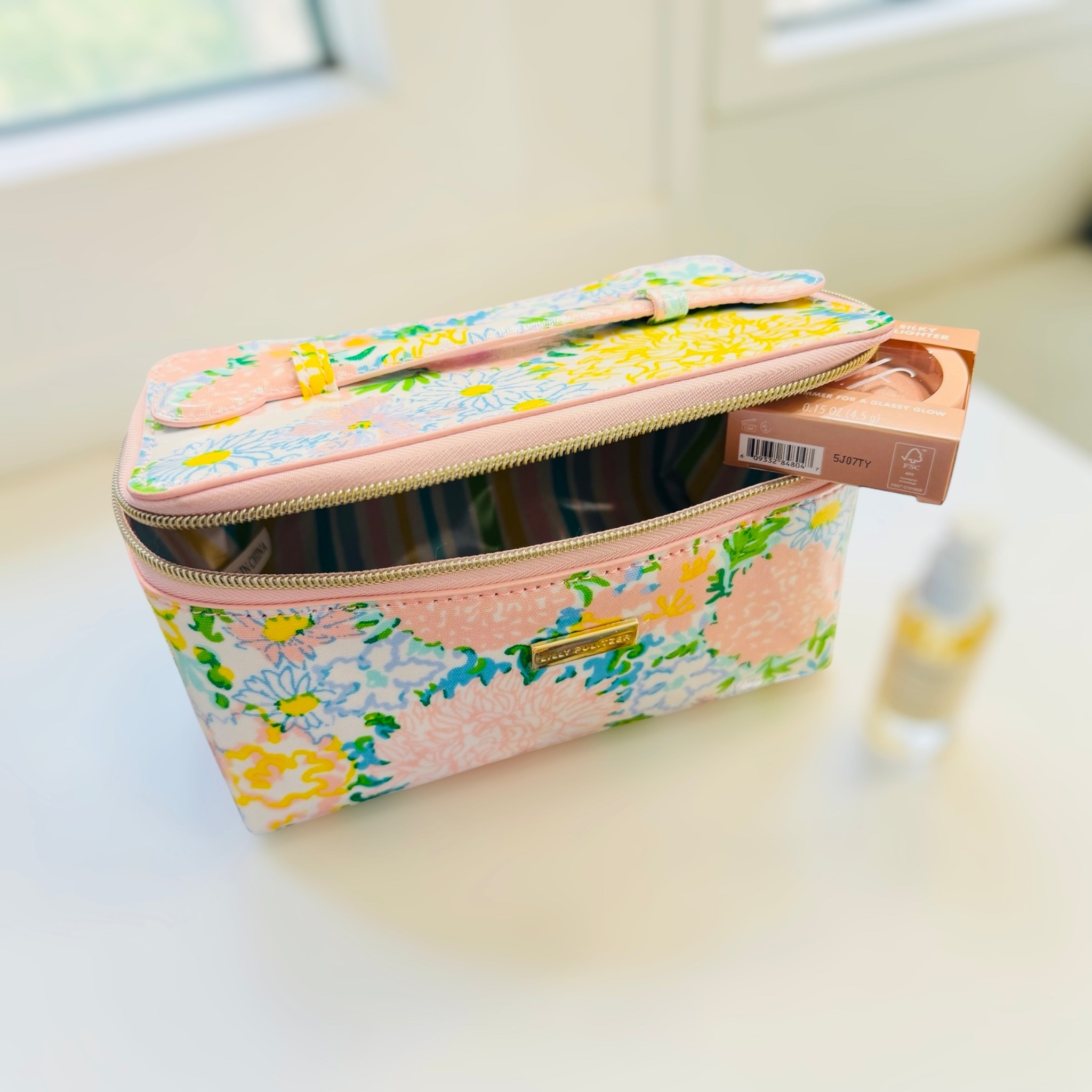 Preppy Floral Vanity Case 🌸 Lilly Vintage Vault Makeup Bag


The cutest little vanity case from Lilly’s Vintage Vault 💗🌼 I’m obsessed with this nostalgic floral print—it feels so classic and feminine with the prettiest pastel colors. The structured shape makes it perfect for organizing makeup, skincare, or travel essentials, and the gold details + bamboo zipper pulls are such a chic touch ✨

This is one of those pieces that instantly elevates your everyday routine or looks adorable sitting on your counter or packed in a weekender 🧳🌿

Perfect for travel, gifting, or just treating yourself to something pretty 💕

lilly pulitzer vanity case, floral makeup bag, preppy travel accessories, vintage floral print, spring accessories, colorful cosmetic bag, organization essentials, gift idea for her, travel beauty case, lilly vintage vault collection

#LTKBeauty #LTKHome #LTKTravel