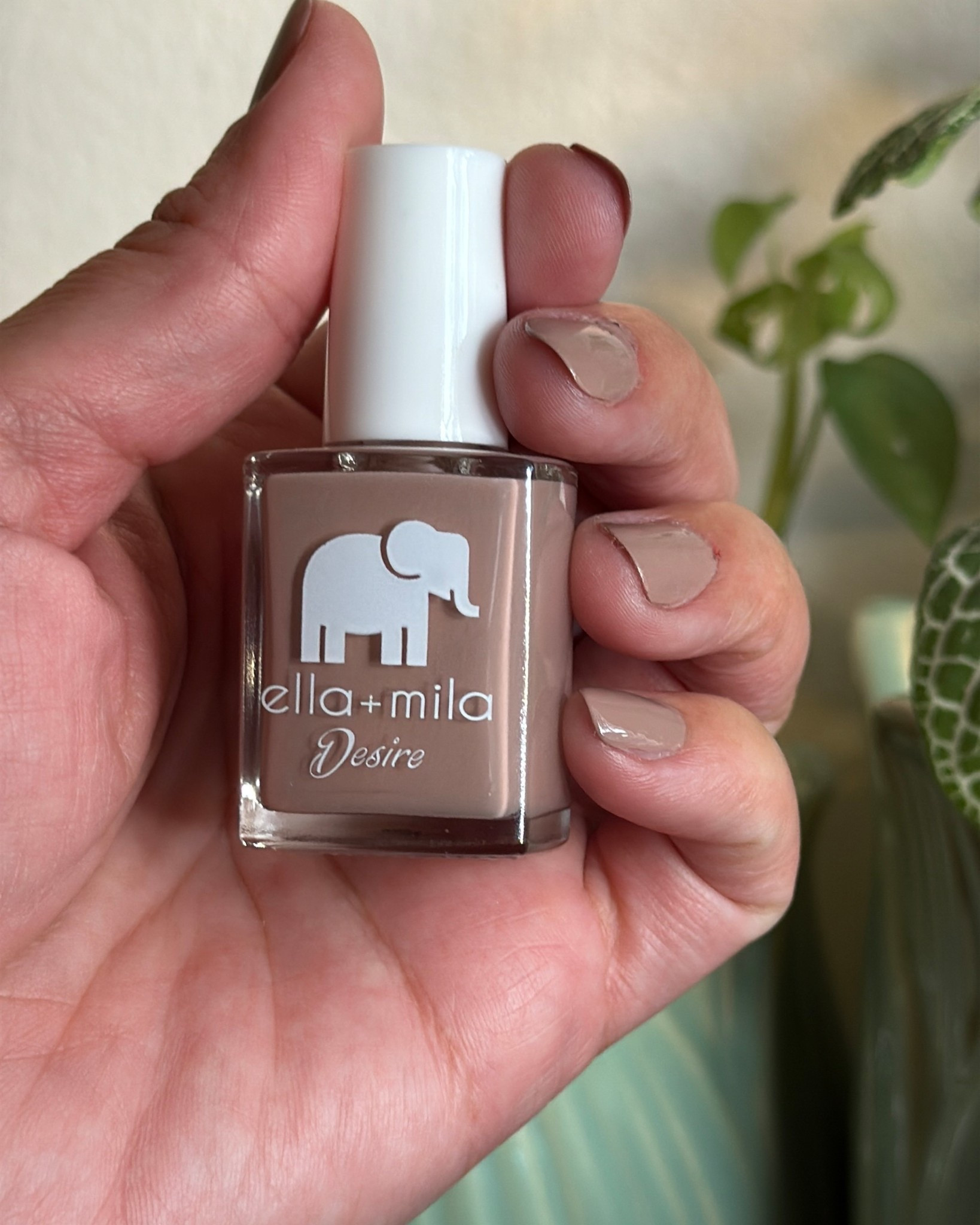 Starting the new year with a clean, neutral manicure ✨
I’m wearing an Ella + Mila shade that feels simple, polished, and easy for everyday. Love that Ella + Mila is now available at CVS Pharmacy—perfect for a quick beauty refresh while running errands.

Shop this look and my other everyday finds here 🤍
#ellamila #CleanBeauty #NeutralNails #LTKBeauty #ad
