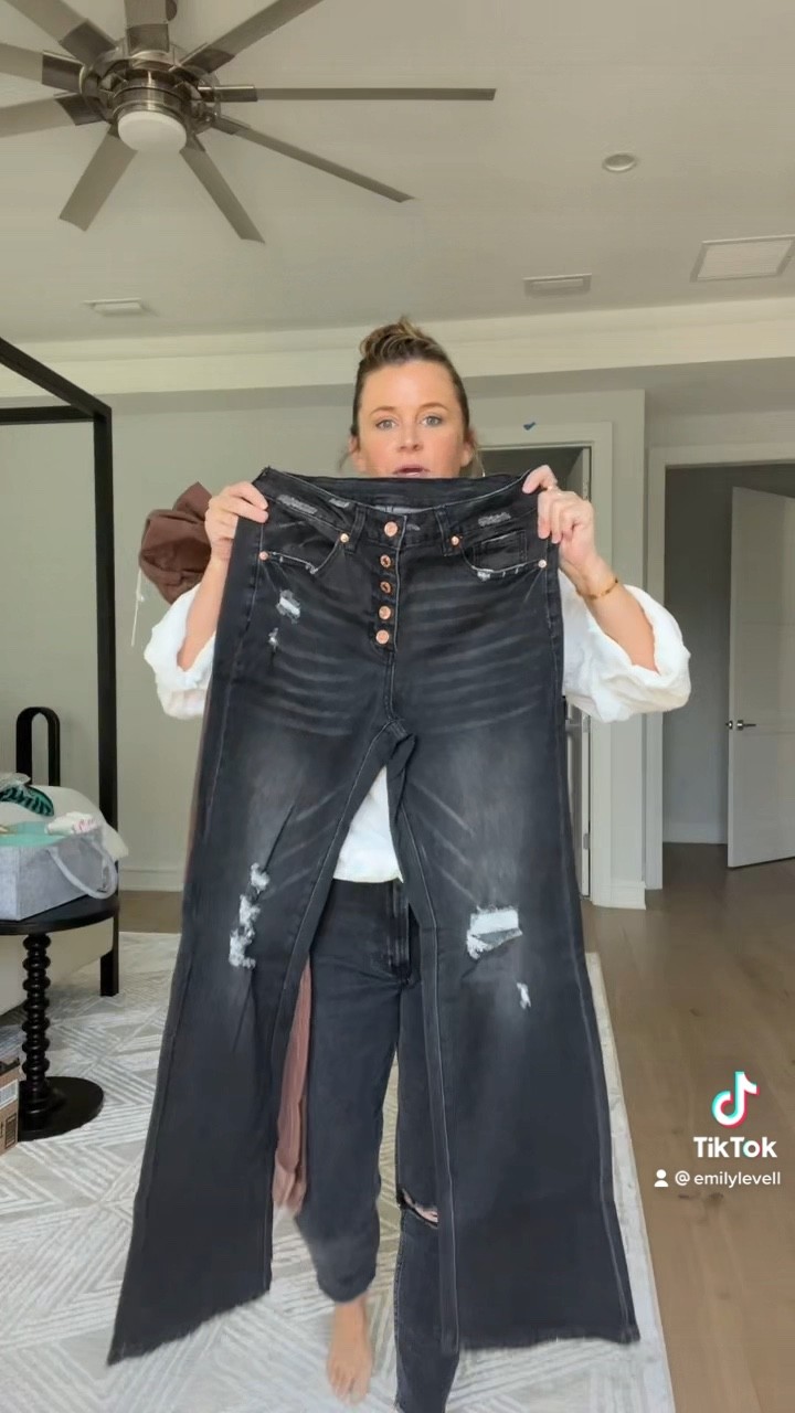 Amazing black jeans! 

#LTKshoecrush #LTKunder50 #LTKstyletip