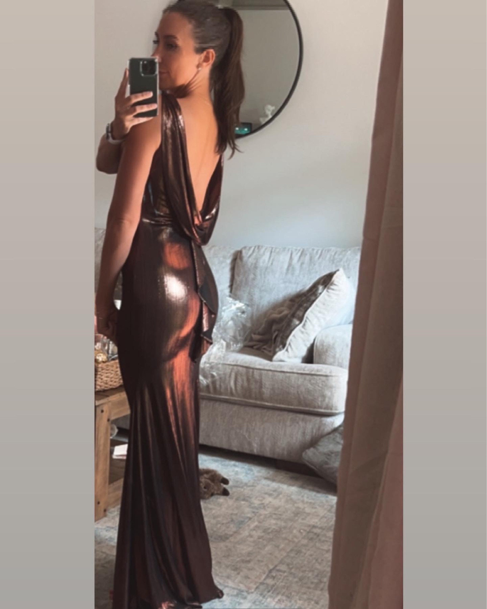 RUN - DO NOT WALK to get this dress before it sells out 🐻🍂🤎

It is so comfortable and perfect for any fall black tie event 

Dress: Mac Duggal 
Wearing a size 2

#LTKSeasonal #LTKwedding #LTKFind