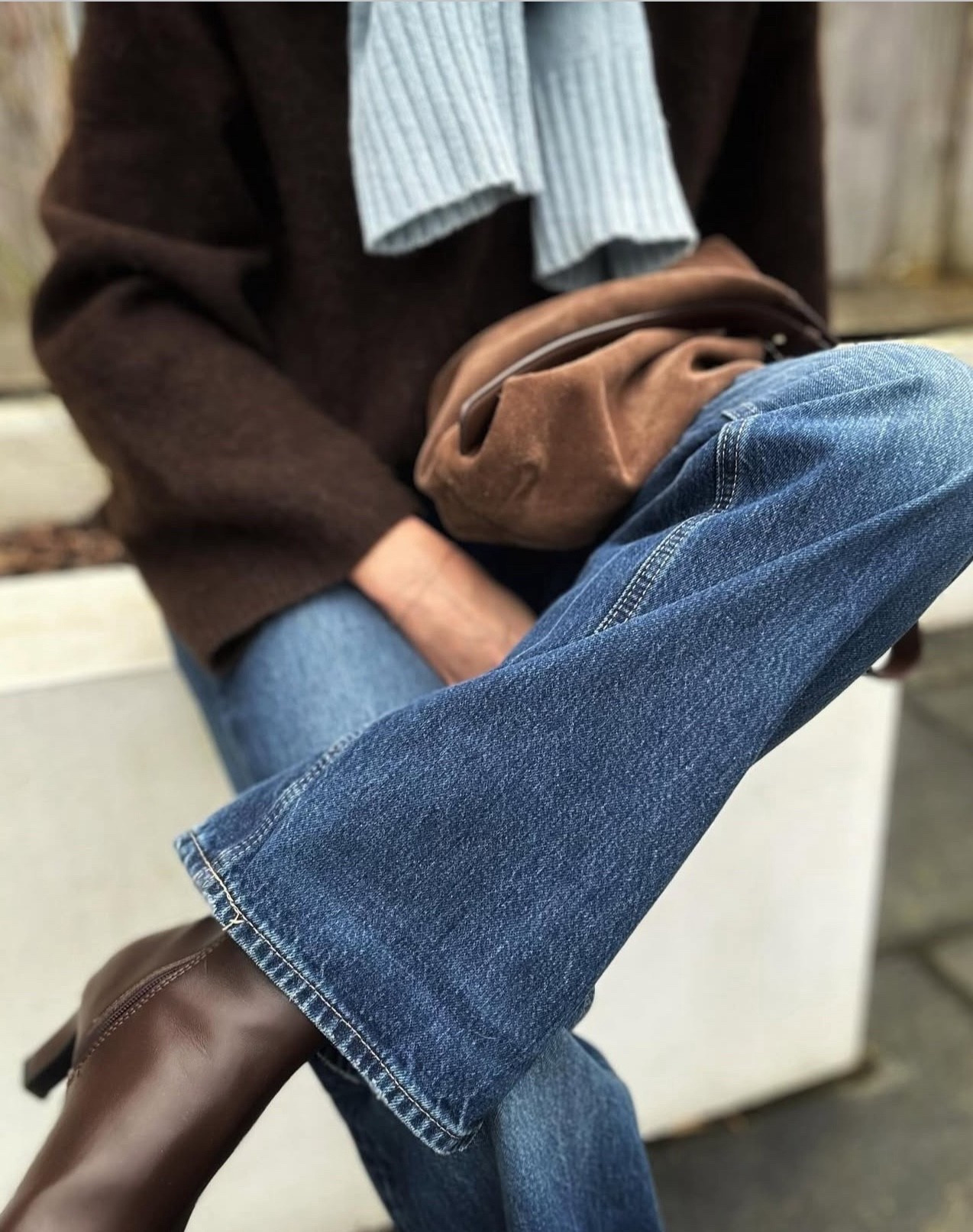 This colour combo 🤎💙