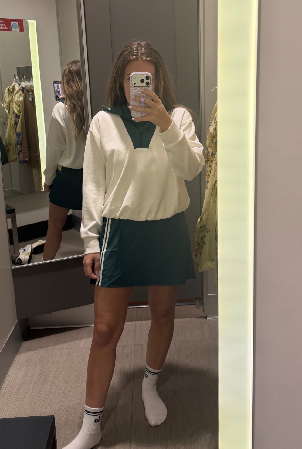 Same fit with the pop over over it! Loveeee. 


Matching set 


#LTKmomlife #LTKMidsize #LTKootd