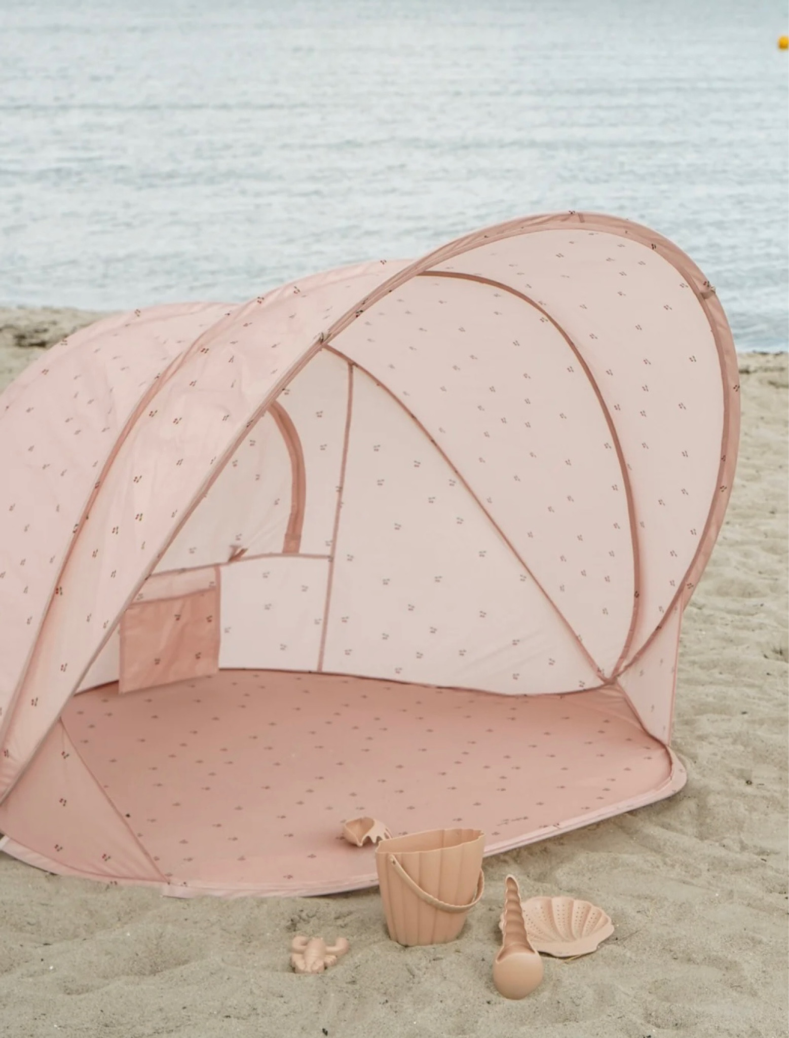 Pop up beach tent of my dreams! 

#beachtent
#popupbeachtent
#beachsetup
#beachbaby 

#LTKKids #LTKBaby #LTKBump