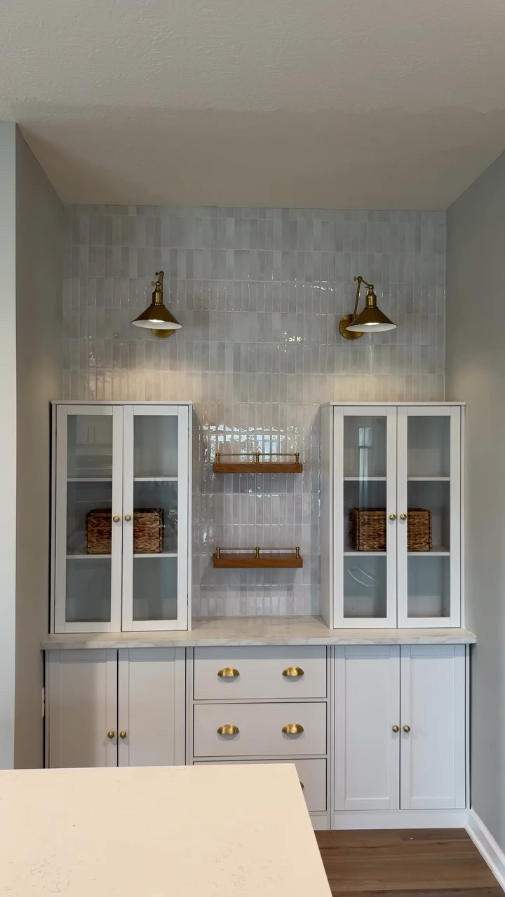 It looks like a designer pantry… but here’s what we actually spent 👇💸

Storage Cabinets: $469
Smart Tiles (backsplash): $267.29
IKEA Countertop: $79
Brass Knobs: $38.99
Brass Pulls: $27.99
Floating Shelves: $187
Brass Tipping Rails: $256
Lighting: $89

TOTAL: $1,423.27
(Not including drywall removal)

We DIY’d it, sourced budget-friendly finds, and still got that high-end feel 🤎

Save this post for inspo & comment “pantry” if you want the links DM’d to you!

#PantryGoals #BudgetGlowUp #ButlersPantryDIY #BeforeAndAfter #HomeReno

DIY | home Renovation | butlers pantry | home design | kitchen inspo