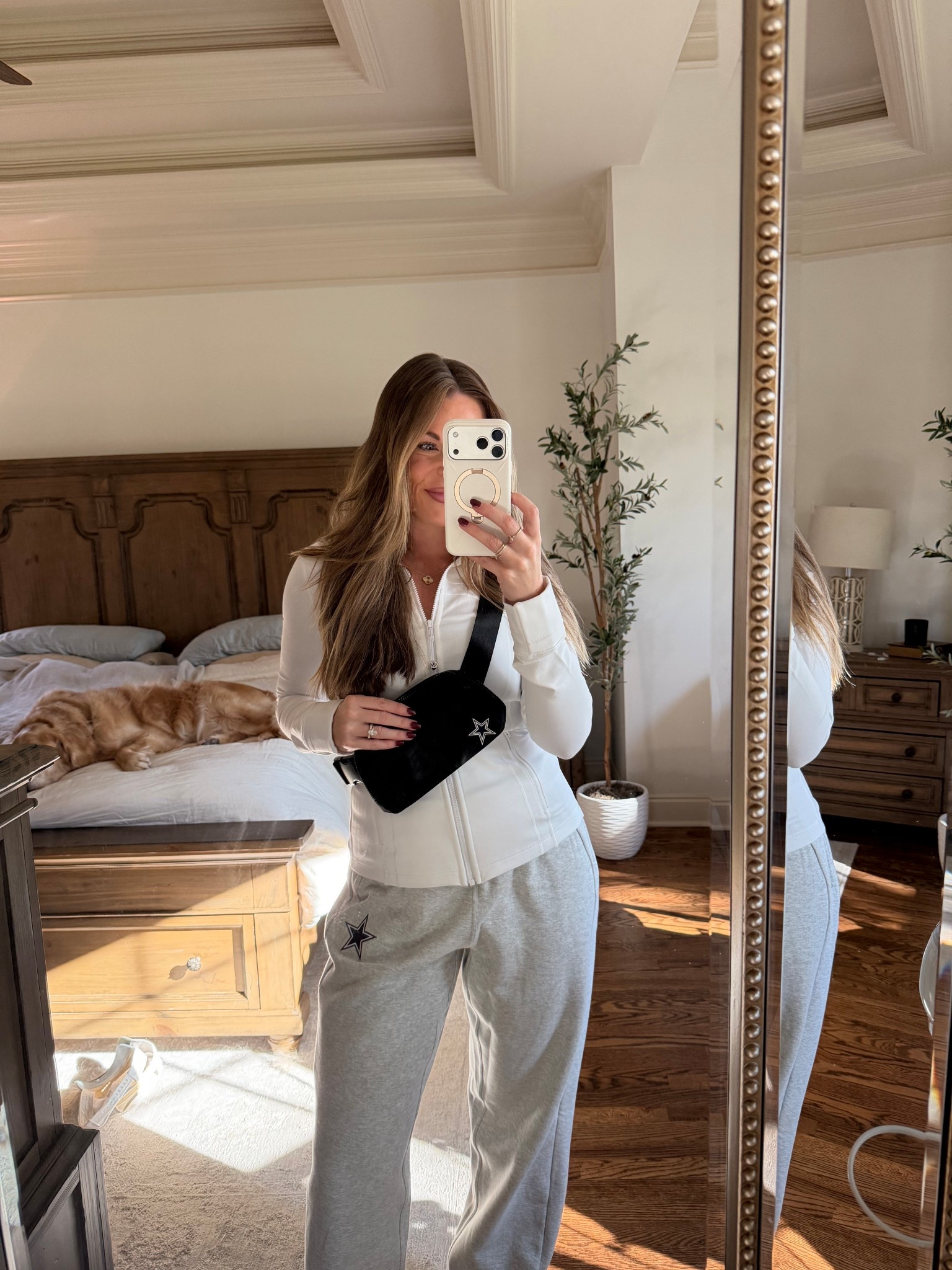 The lululemon NFL Collection!! The perfect gift for the football lover in your life (or yourself) for the holidays!

I’m wearing size 6 in the Define Jacket and medium in the Scuba Joggers.

@Fanatics #fanatics #lululemon #NFL #ad #FamClub