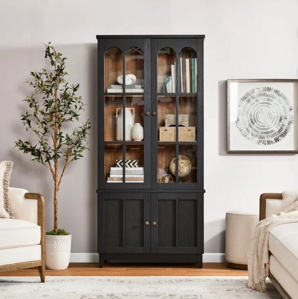 Beautiful fall furniture finds 🍁

#fallfurniture #blackcabinet #homefurniture #homedecor #falldecor #fallhome