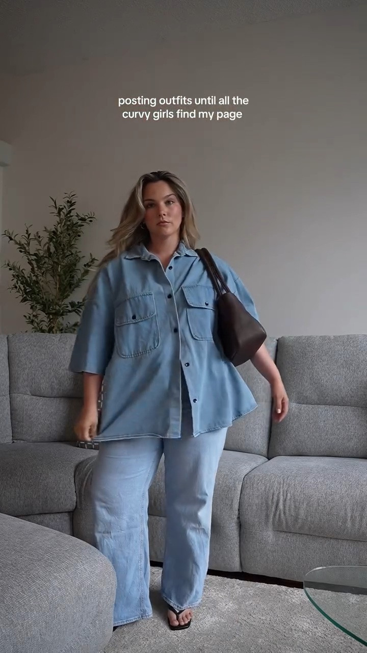 Where are all my curvy girls at?! 

Outfit linked in my SHOPMY in my bio! 

#curvyfashion #midsize #midsizefashion #size12 #outfitinspo