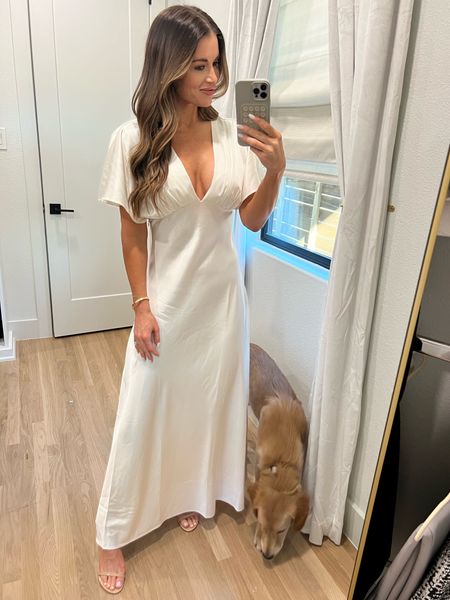 hello most perfect ivory dress!! Perf winter white dress + amazing quality! Wearing small + it comes in other colors 

#LTKstyletip #LTKparties #LTKHoliday