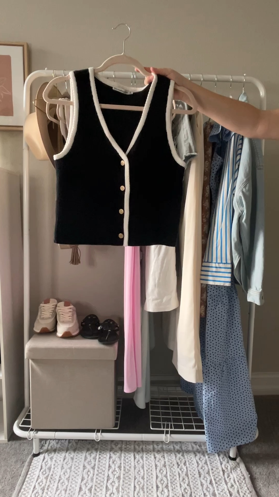 This is the cutest top for summer and fall! It’s linen blended and very comfortable. Right now, it’s 20% off! I’ve linked some other similar tops as well included in the sale  

Abercrombie
Summer outfit
Fall outfit
Black and white outfit
Travel outfit 

#LTKSaleAlert #LTKxAF #LTKVideo
