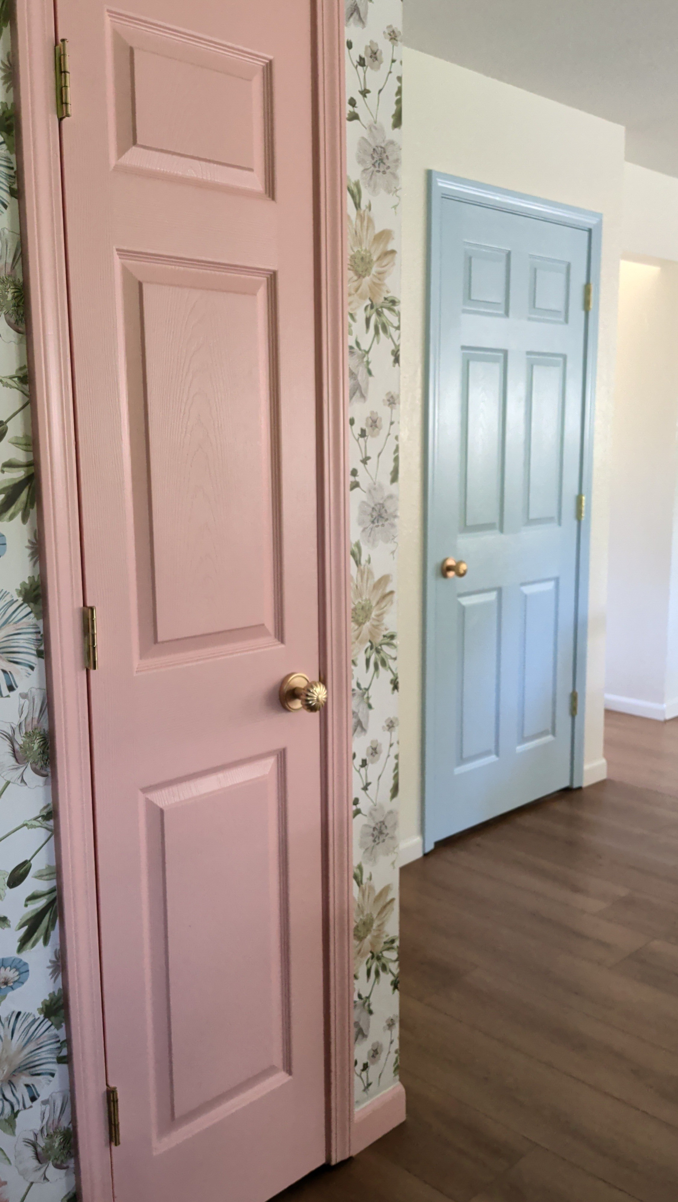 Ok are we obsessed?! Add color to your home!!!! Linking the wallpaper, flower door knobs, and gold hinges!

#LTKdayinmylife #LTKHome #LTKSeasonal
