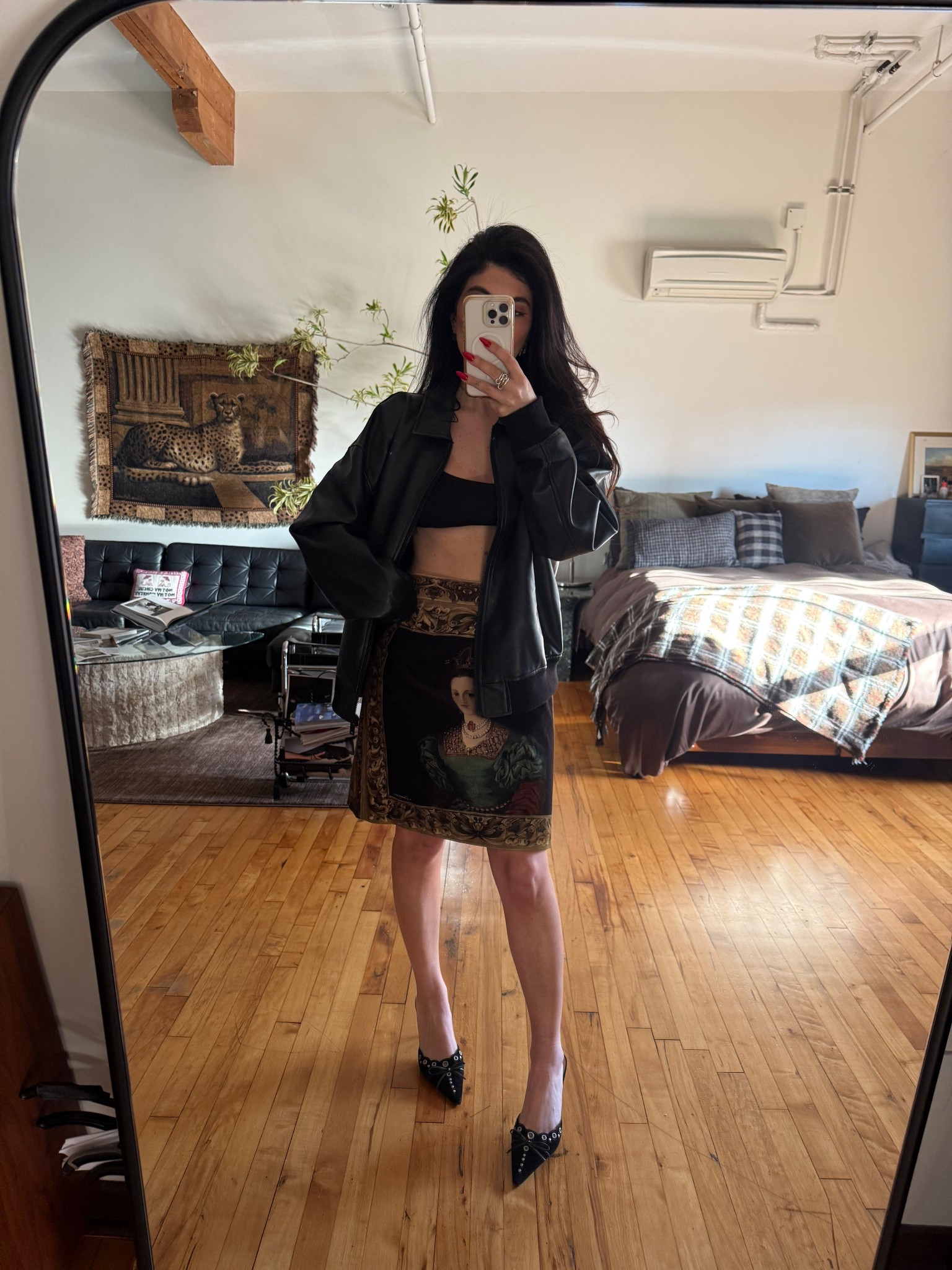 Mirror ootd

Leather jacket, vintage skirt, kitten heels, skims bralette

#LTKShoeCrush #LTKFindsUnder100 #LTKStyleTip