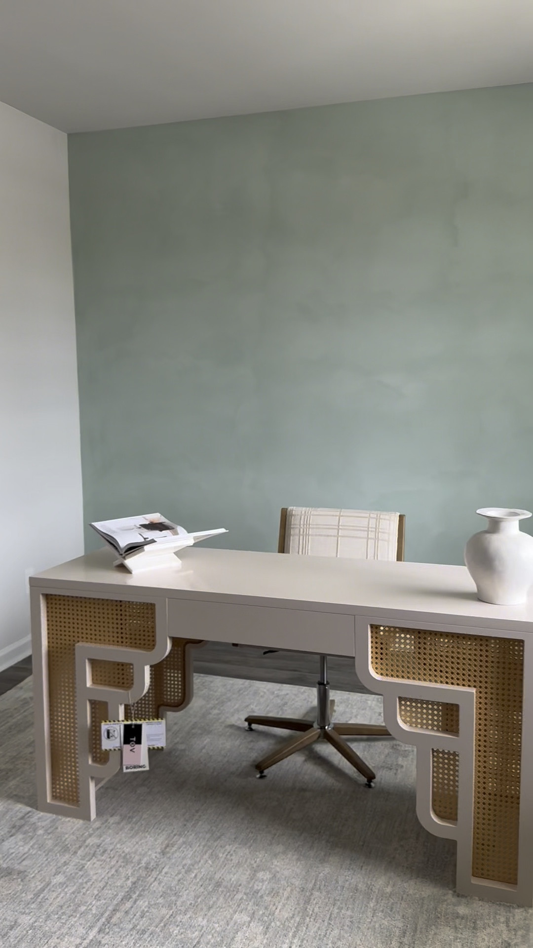 My favorite splurge desk chair 🤍💞😍🫶🏻 

#LTKWatchNow #LTKGiftGuide #LTKHome