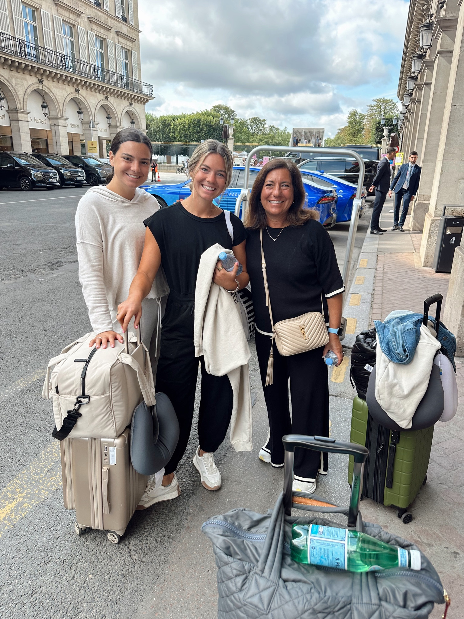 Airport outfits ✈️

#LTKFamily #LTKTravel #LTKStyleTip