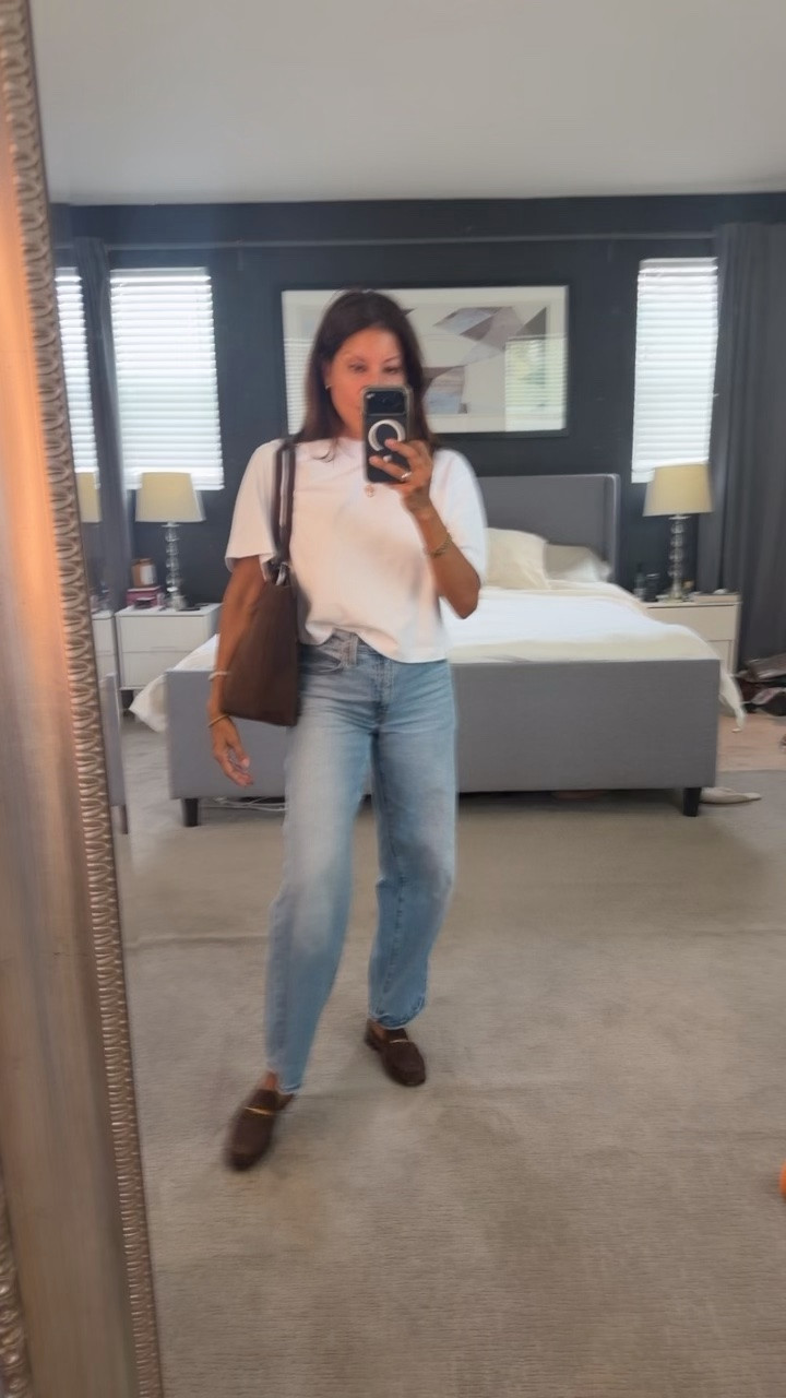 A suede bag for fall

@Target 
Tee xs 
Jeans size 25
Shoes tts

#LTKPetite #LTKSeasonal #LTKOver40