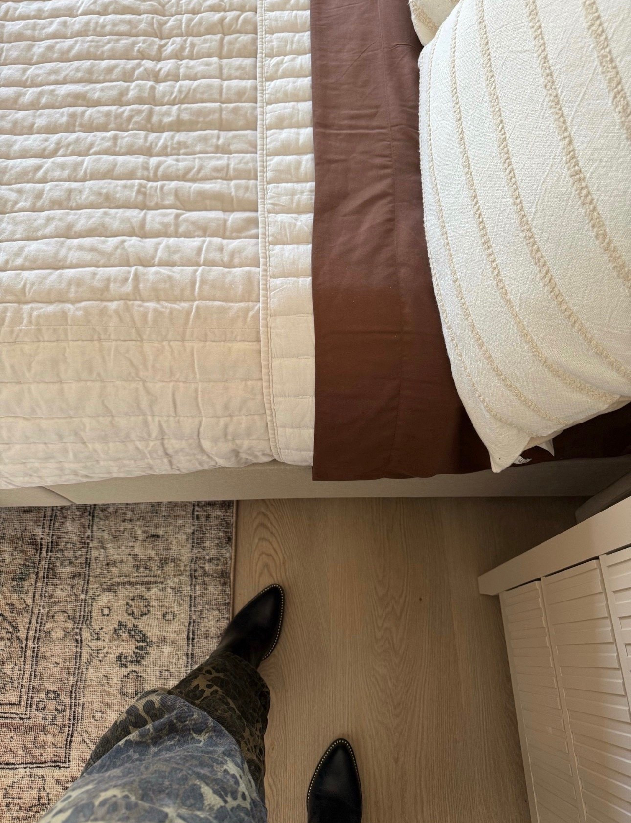 Love this shade of brown! Bedding. Sheets set.


#LTKHome #LTKOver40