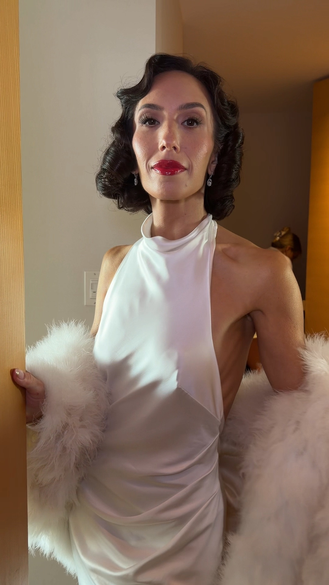 Holiday fashion! How perfect is this look for a fancy holiday party?! 🤍👗🎄

#LTKParties #LTKStyleTip #LTKHoliday