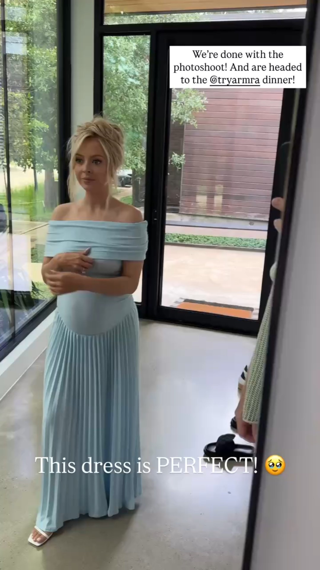 Heading to dinner! We got so many DM’s asking about this dress

#LTKStyleTip #LTKSeasonal