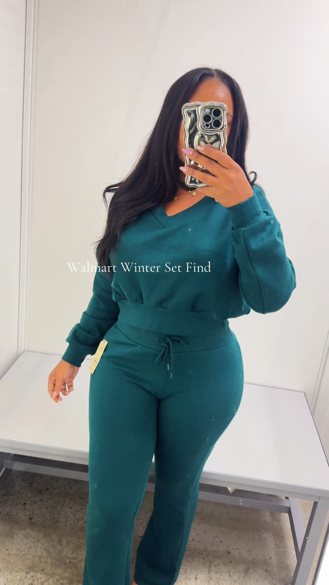 Walmart Winter Set Find

Will pinned Details on my LTK
No Boundaries V-Neck Fleece Cropped
Sweatshirt with matching Fleece Flare Pants

Comes in two colors

170lb Hips 44 5”4 
I'm wearing a size medium bottom and small top

walmart 2025 black girl outfits fall walmart outfits 2025
walmart 2025 outfits
#walmart #flarepants #walmartfashion #tryonwithme #walmartfinds

#LTKSaleAlert #LTKU #LTKActive