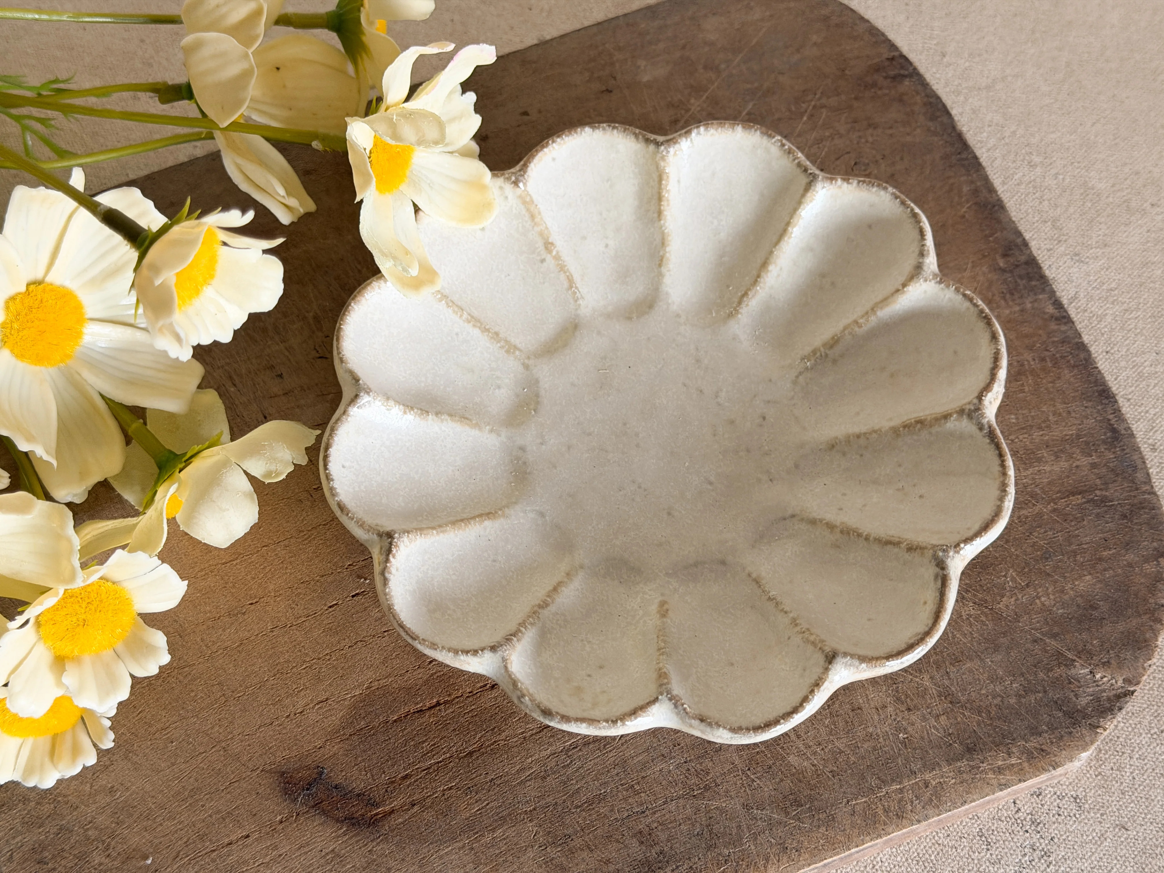 Small Petal Dish in Cream | Cottage and Key