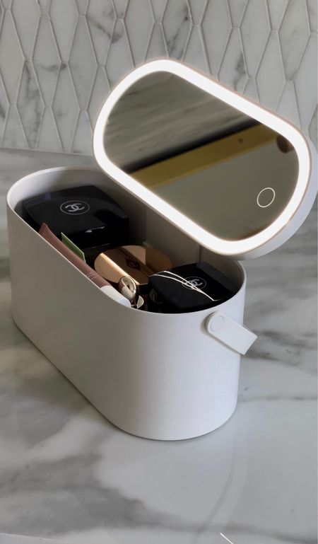 Hellooo beautiful!!!! 😻❤️ Applying my makeup on the go has never been easier with this portable makeup organizer!!! Obsessed with the simple, sleek design and LED mirror!!! Happy to link a few beauty goodies for you too!!!! Have a wonderful day, wonderful girl!!!! Appreciate you!!! Xoxo!!! 🌸💕

#LTKbeauty #LTKunder50 #LTKunder100