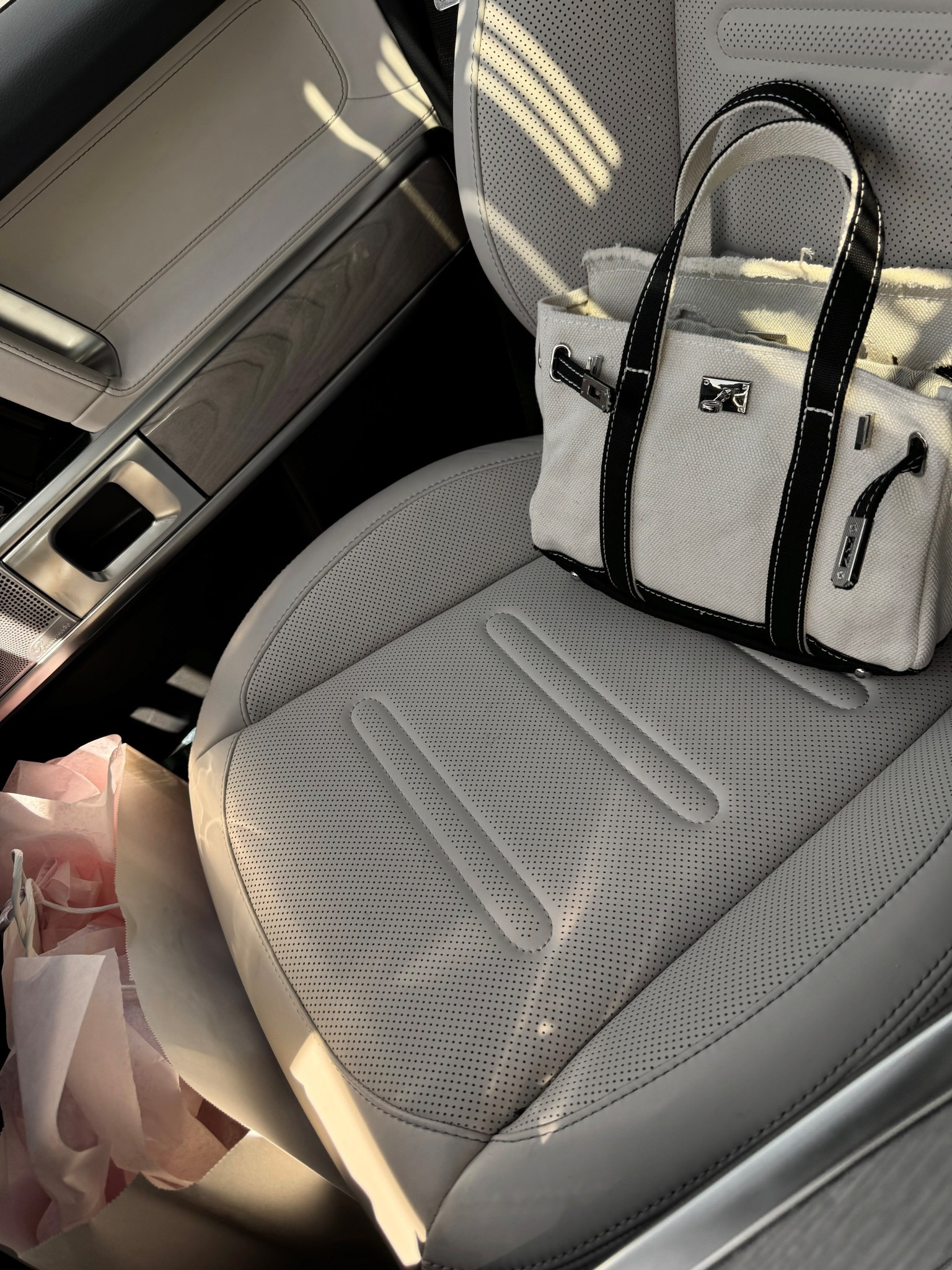 Out and about with my Boat Bag 25! On sale for $58. 

#LTKootd #LTKmomlife #LTKgrwm